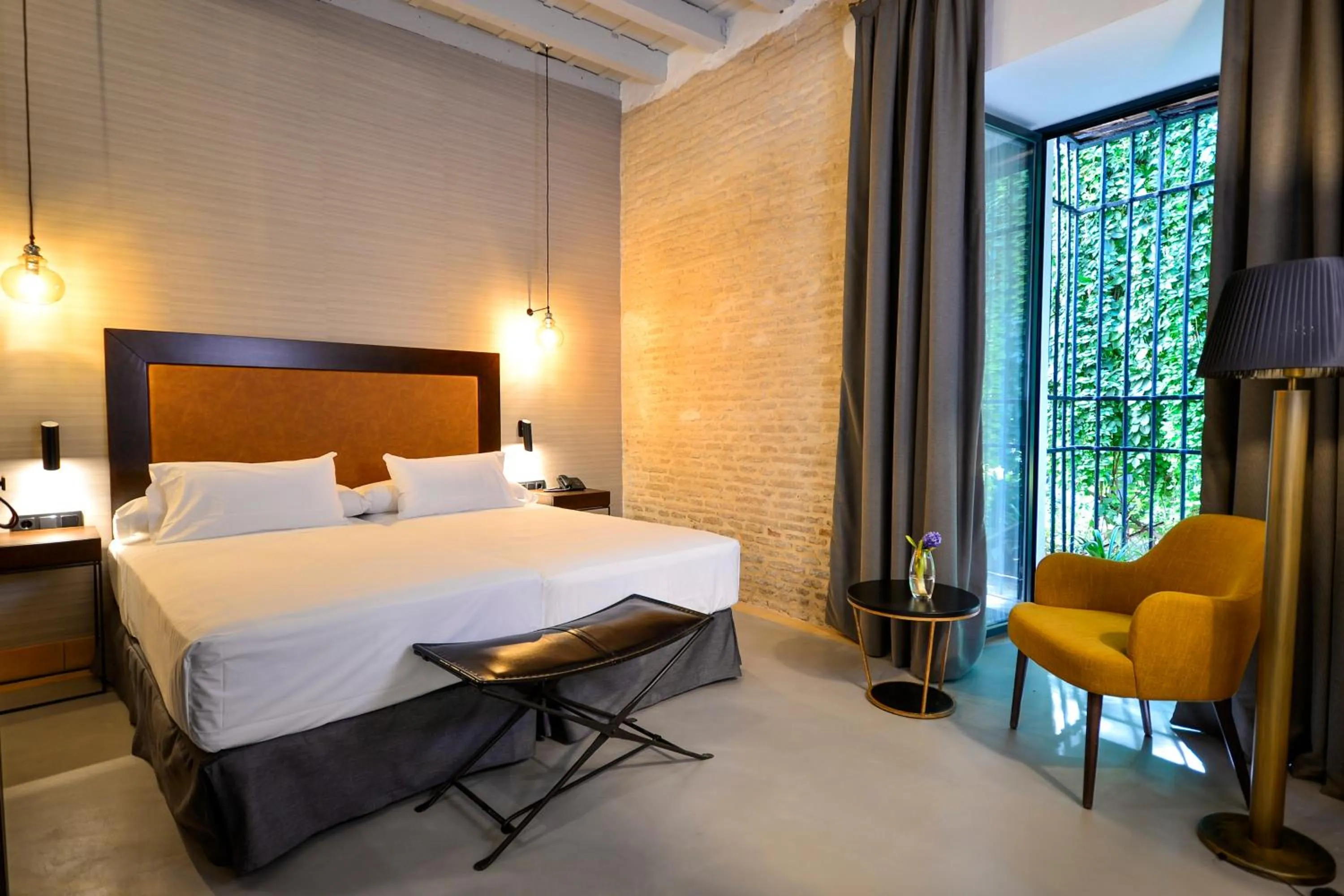 Photo of the whole room, Bed in Legado Alcazar Hotel