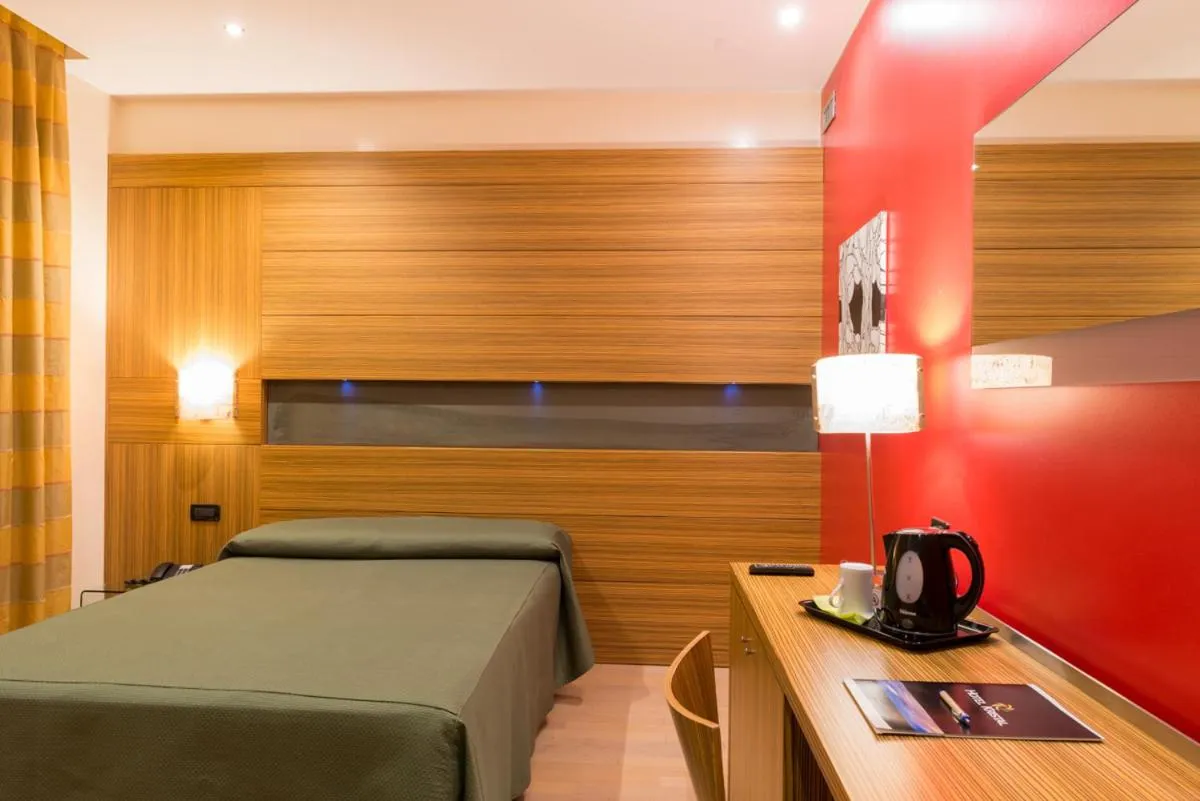 Bedroom, Bed in Hotel Kristal 3 Stelle Superior