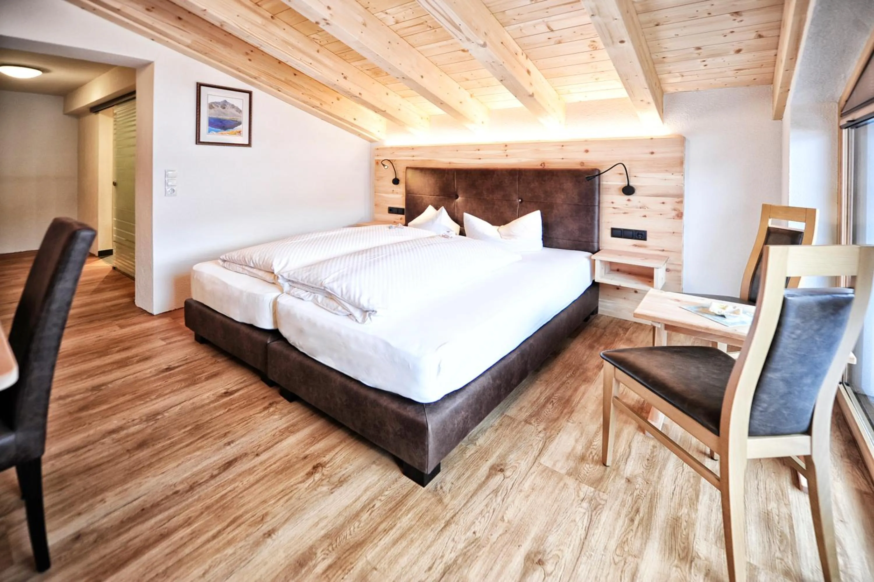 Photo of the whole room, Bed in Alpen Boutique Hotel Alpetta