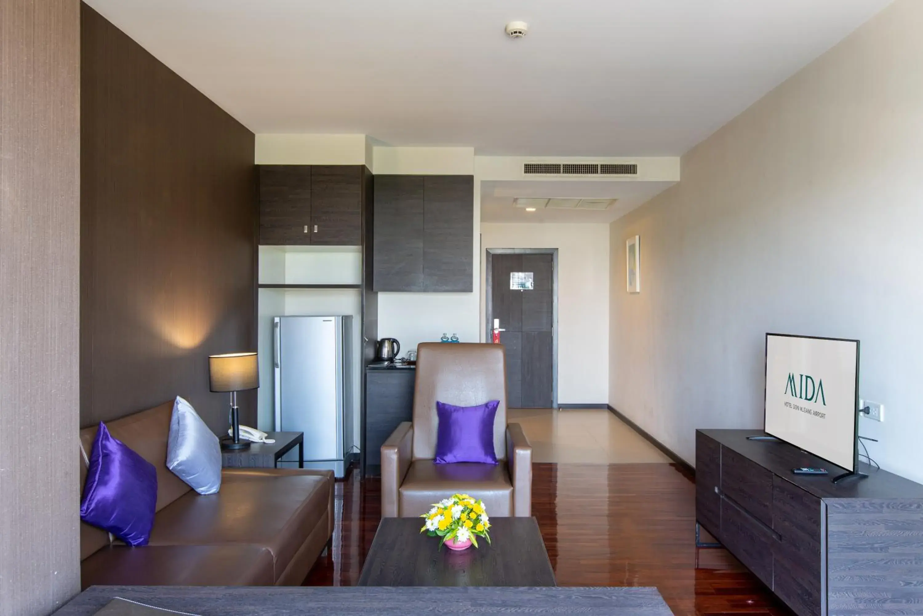 Living room in Mida Hotel Don Mueang Airport Living room in Mida Hotel Don Mueang Airport