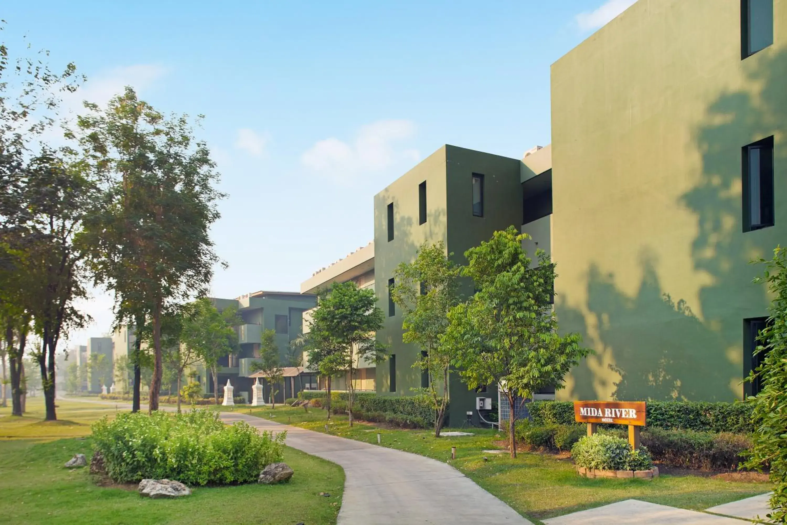 Property building in Mida Resort Kanchanaburi - SHA PLUS Property building in Mida Resort Kanchanaburi - SHA PLUS