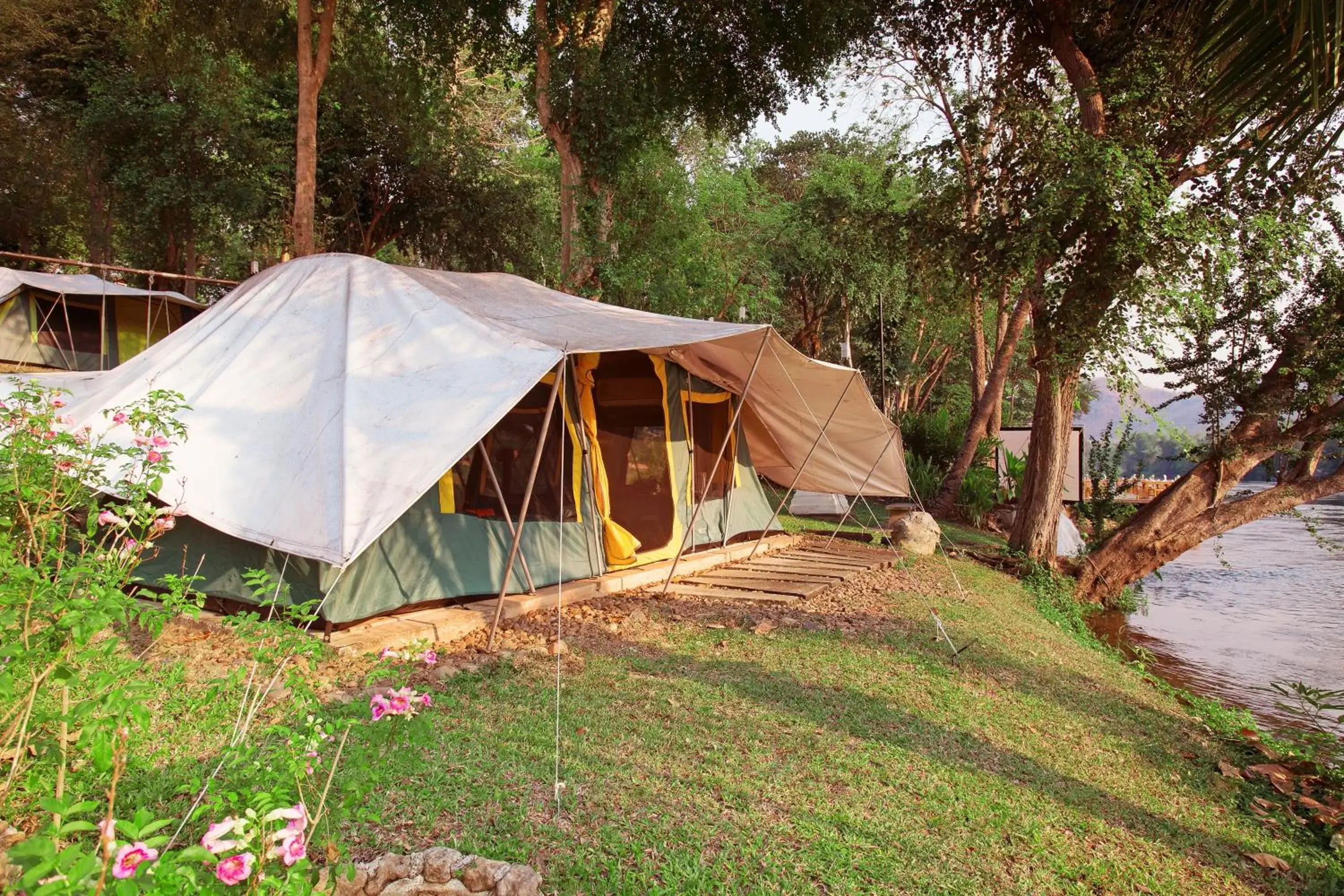 Property building in Mida Resort Kanchanaburi - SHA PLUS Property building in Mida Resort Kanchanaburi - SHA PLUS