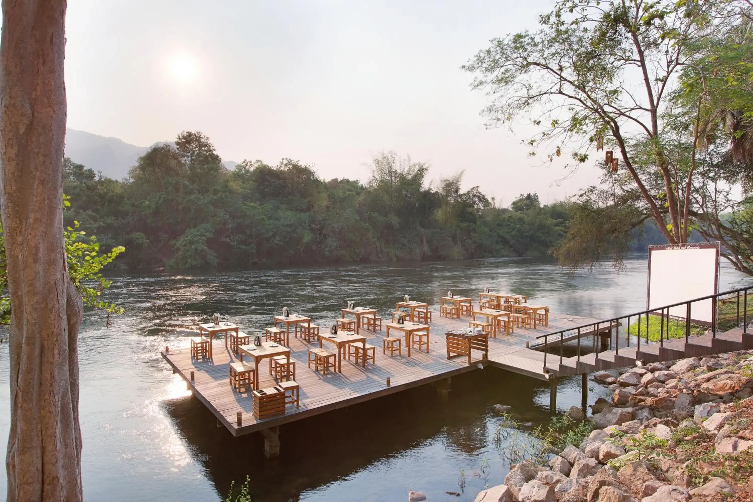 Restaurant/places to eat in Mida Resort Kanchanaburi - SHA PLUS Restaurant/places to eat in Mida Resort Kanchanaburi - SHA PLUS
