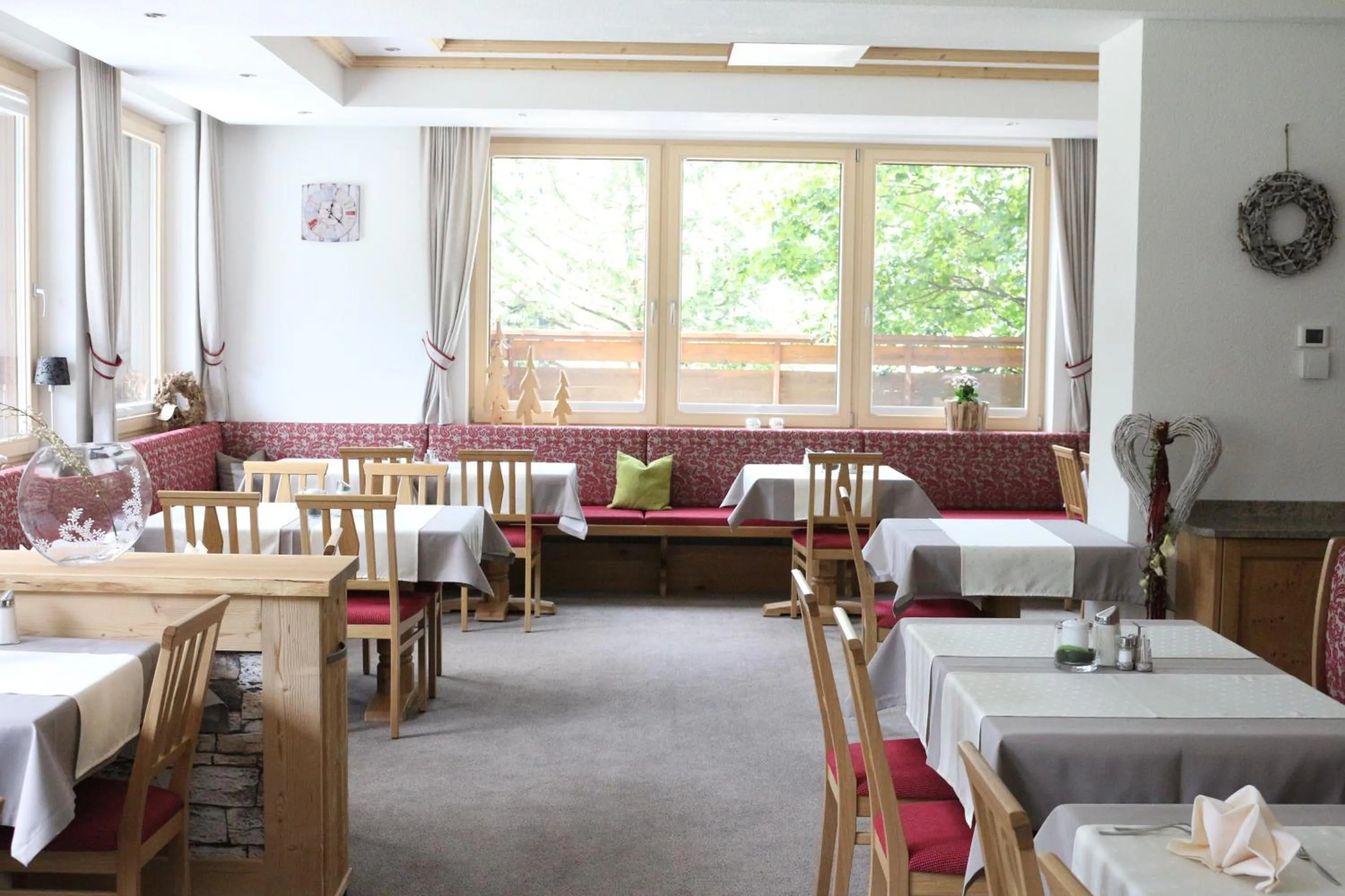 Restaurant/places to eat in Hotel Landle