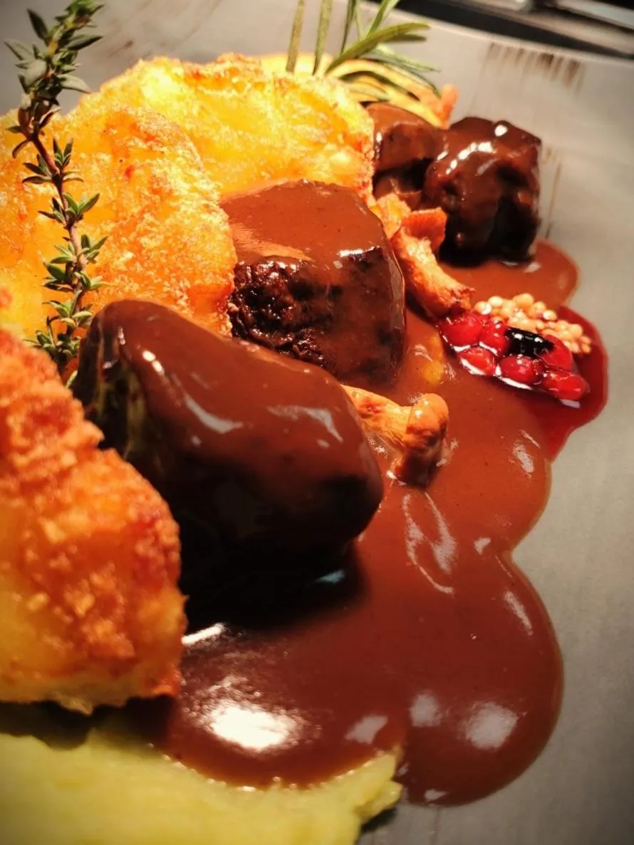 Food and drinks in Hotel Höllroah