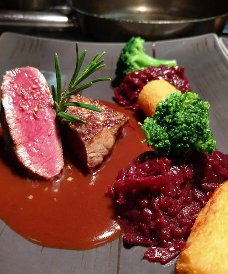 Food and drinks in Hotel Höllroah