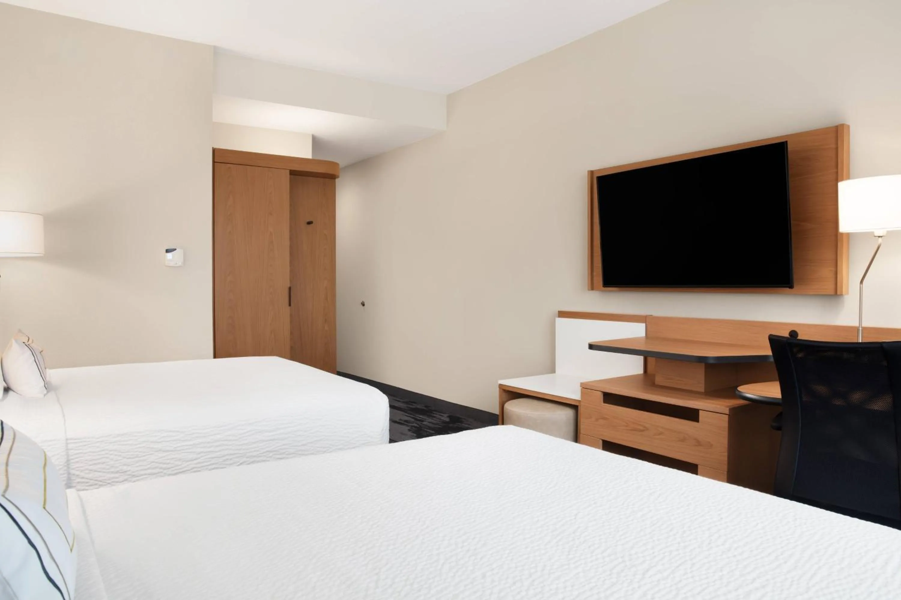 Photo of the whole room, Bed in Fairfield Inn & Suites by Marriott Daytona Beach Speedway/Airport