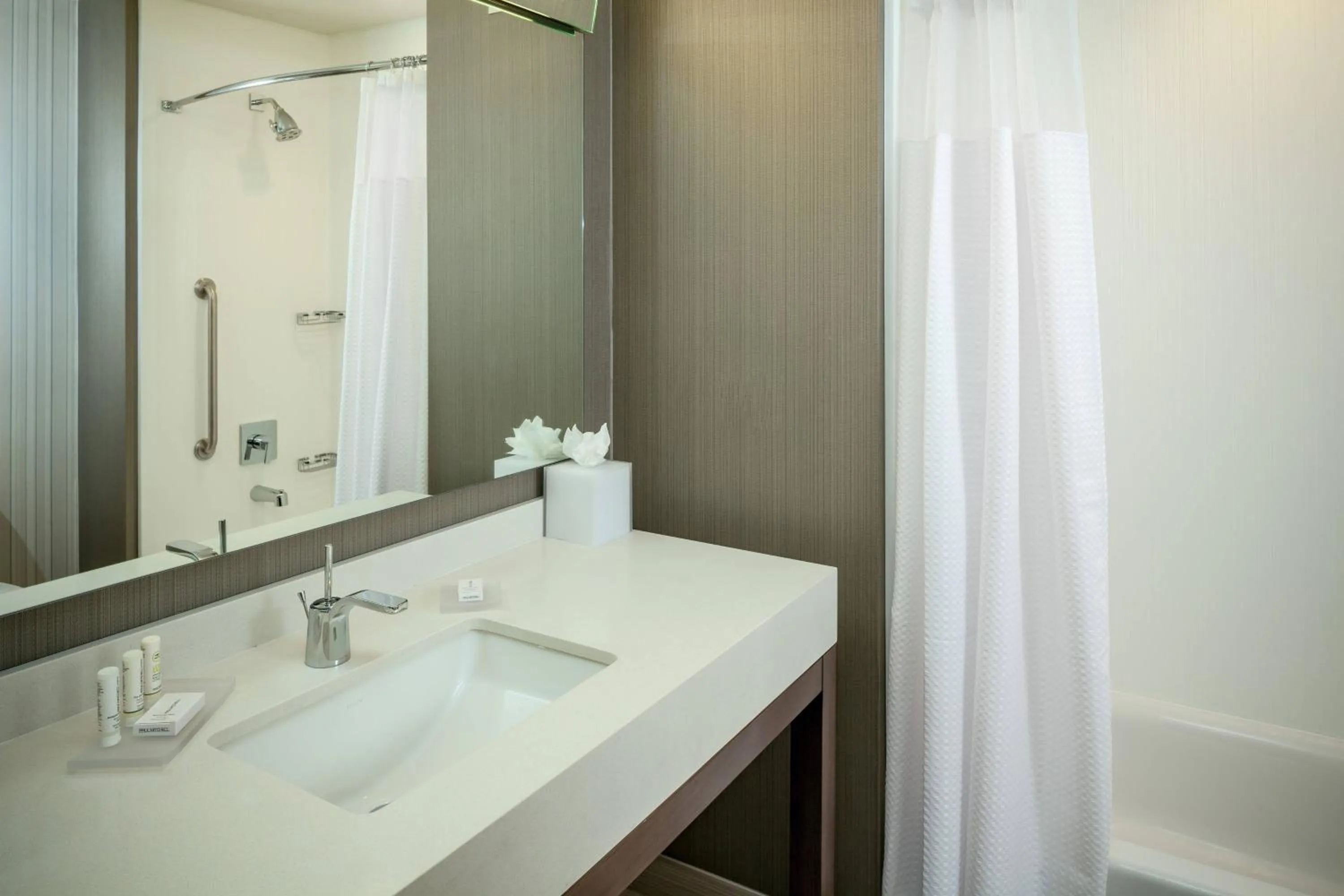 Bathroom in Courtyard by Marriott Corvallis