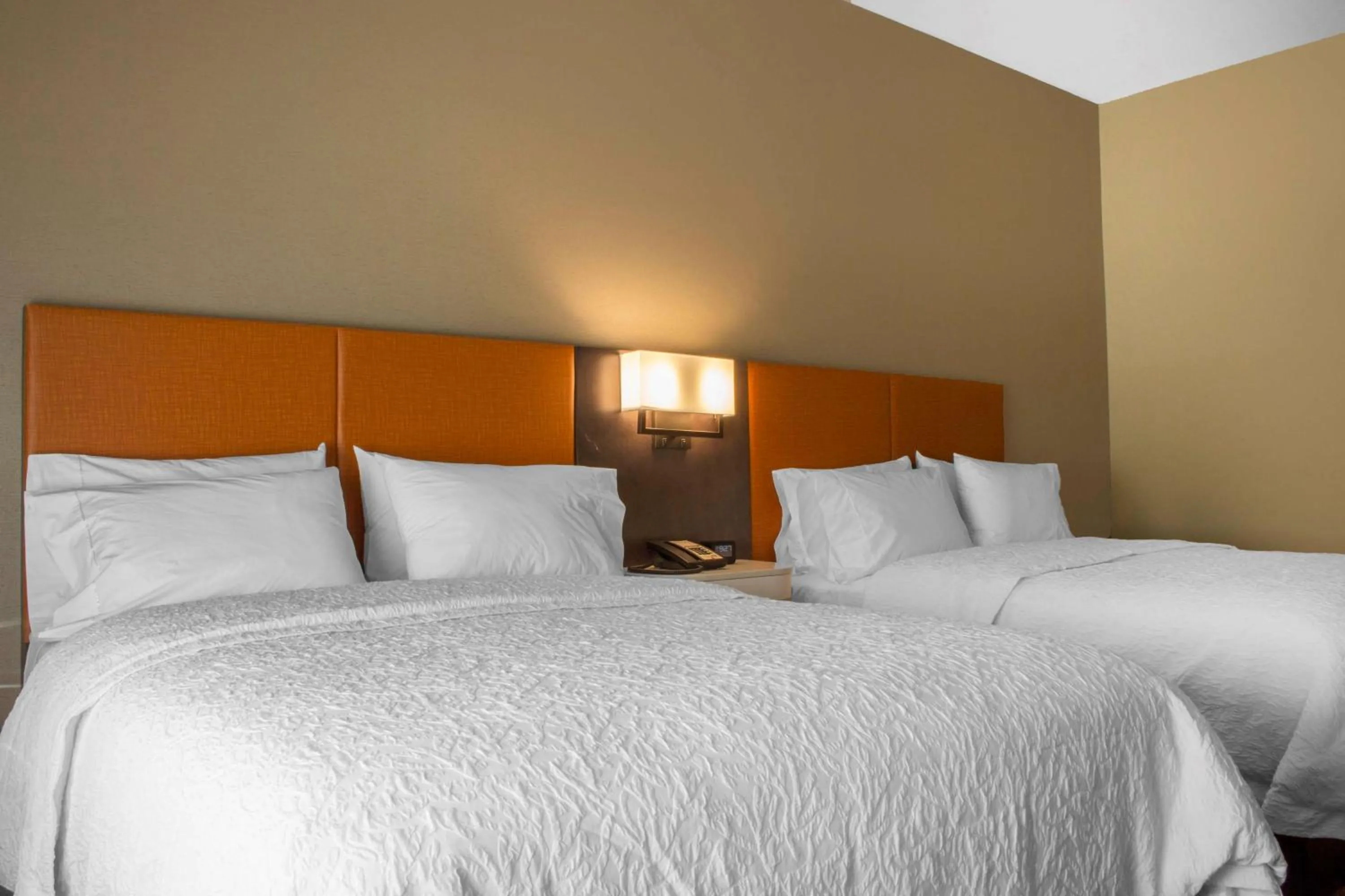 Bed in Hampton Inn Parker, AZ