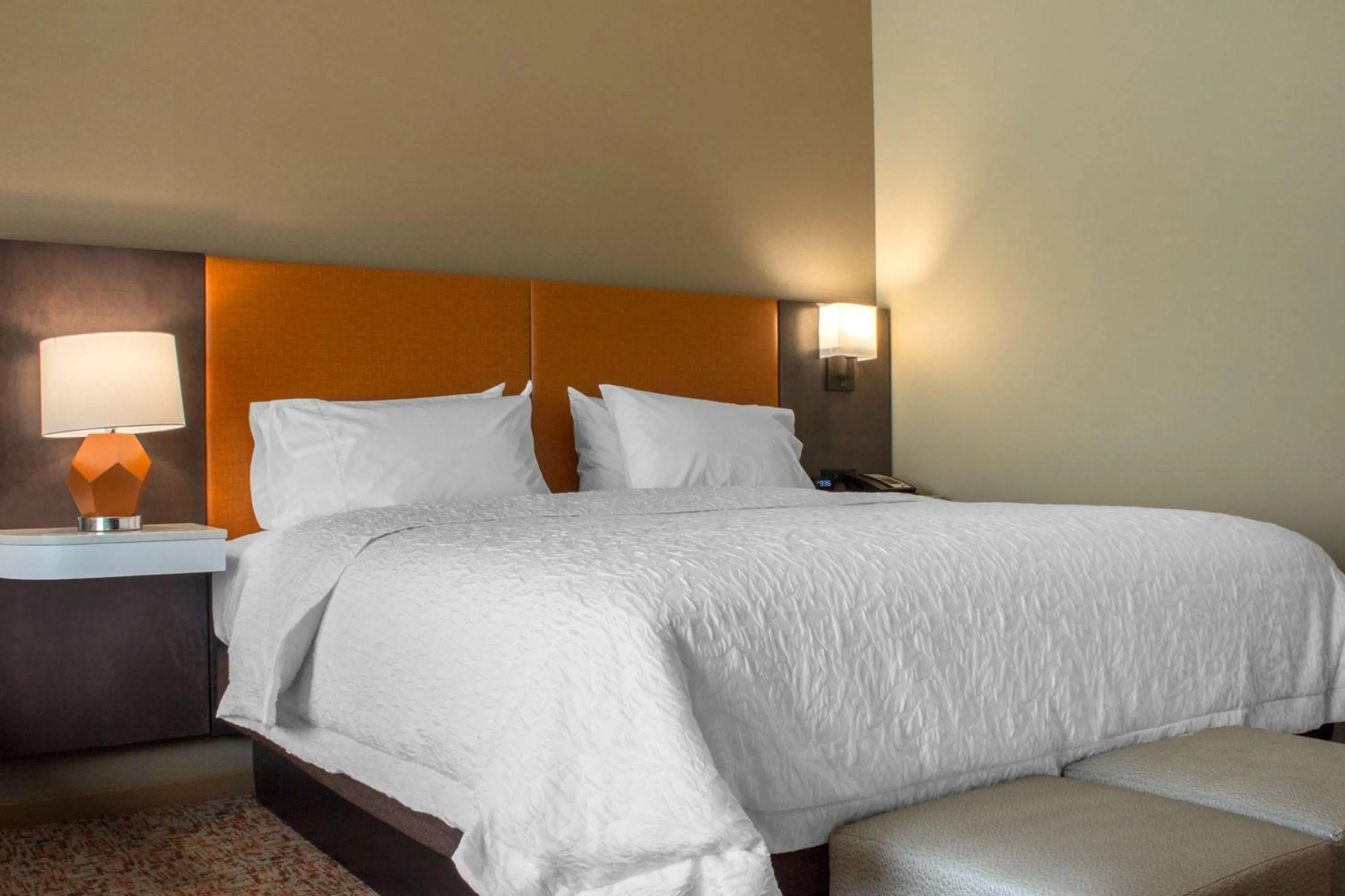 Bed in Hampton Inn Parker, AZ