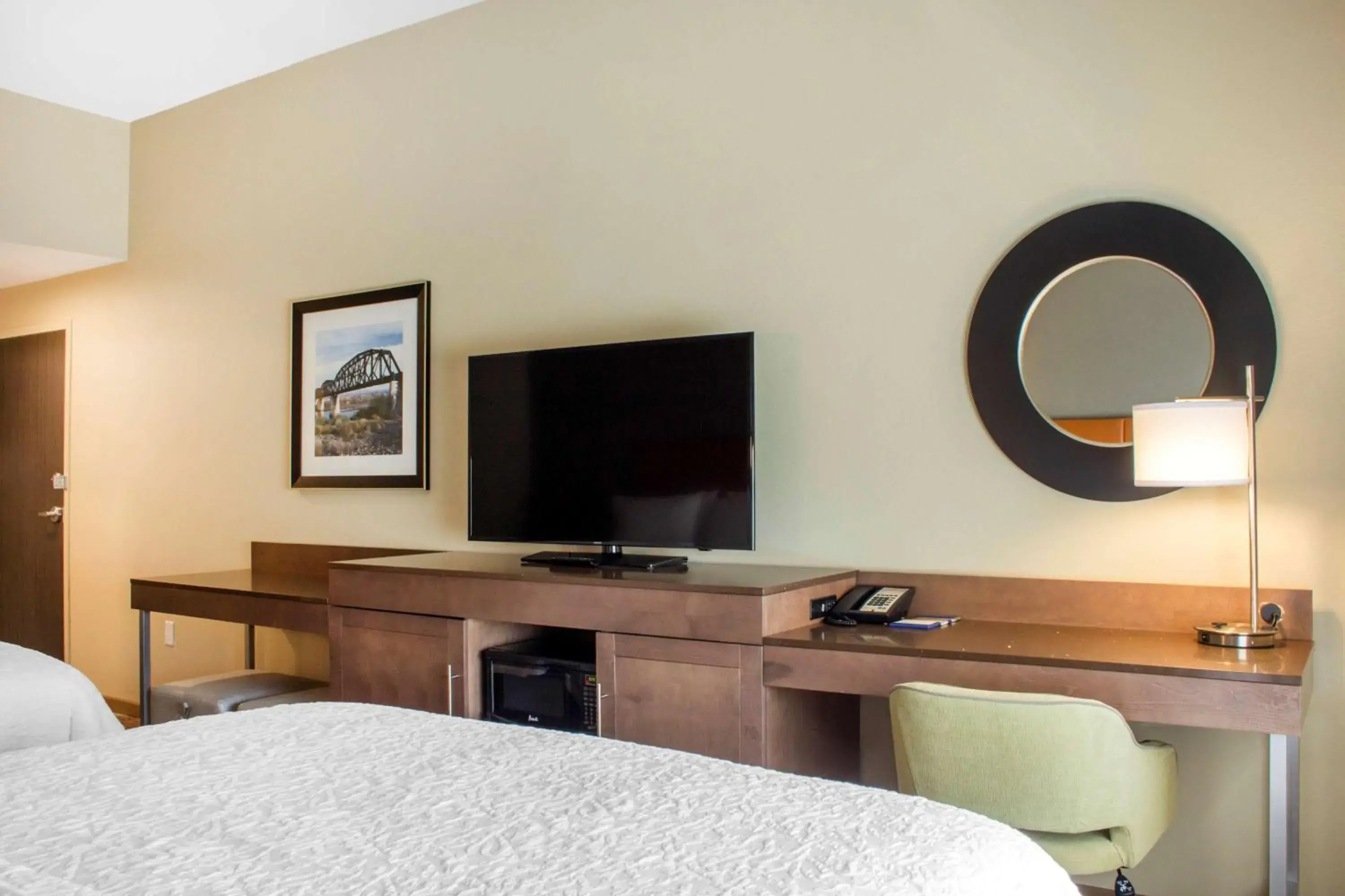 Queen Room with Two Queen Beds - Hearing Access/Non-Smoking in Hampton Inn Parker, AZ Queen Room with Two Queen Beds - Hearing Access/Non-Smoking in Hampton Inn Parker, AZ