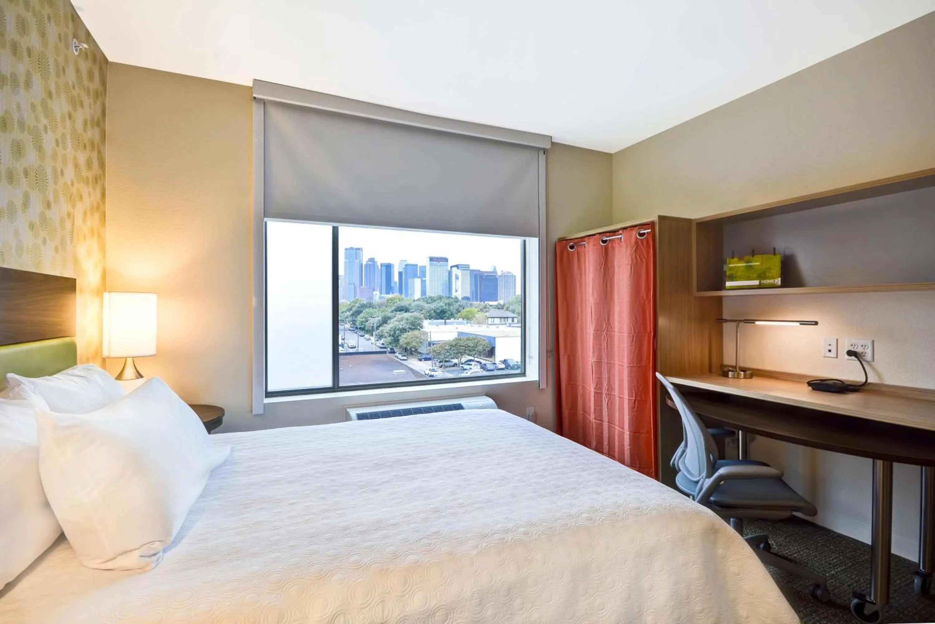 Bedroom, Bed in Home2 Suites by Hilton Dallas Downtown at Baylor Scott & White