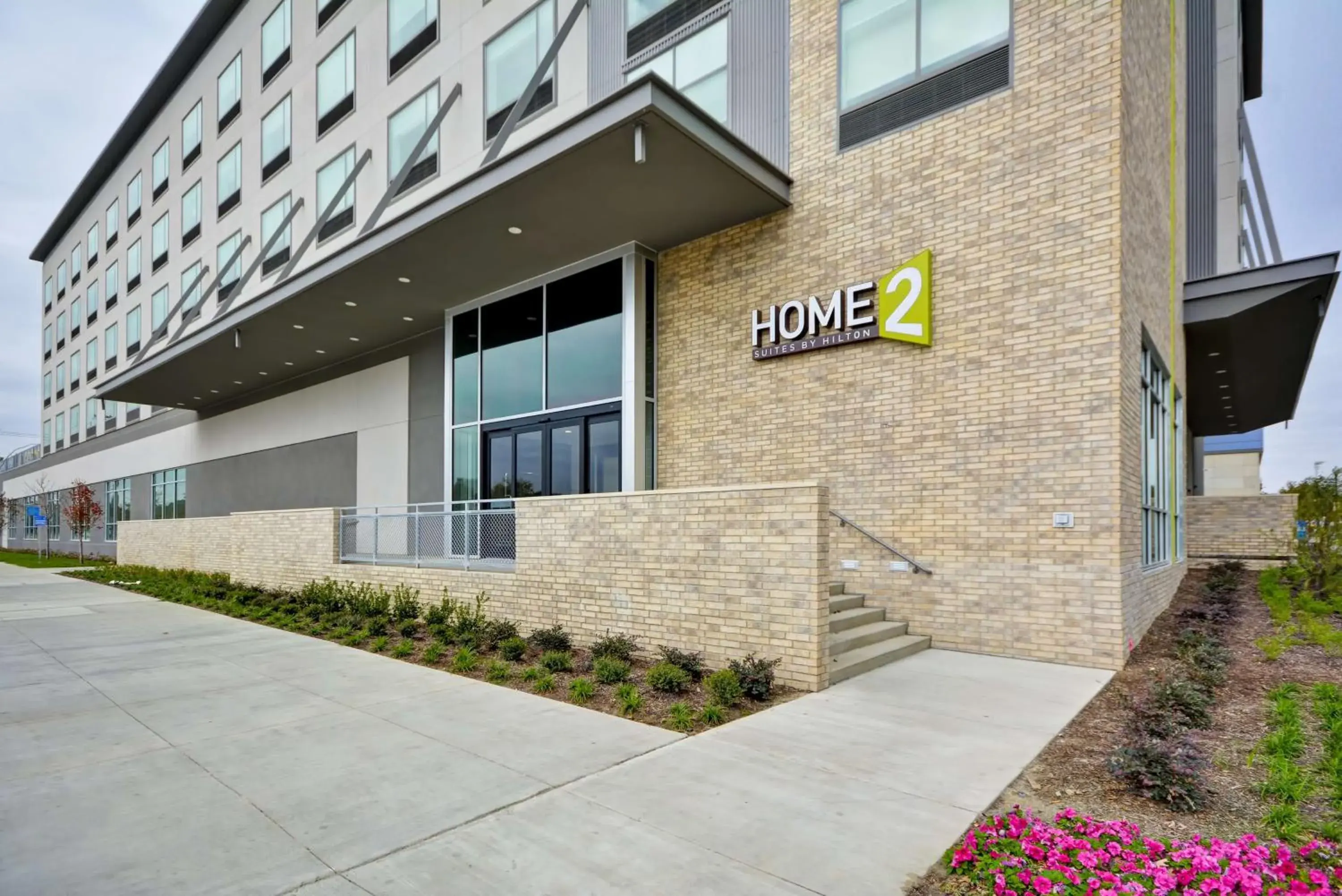 Property building in Home2 Suites by Hilton Dallas Downtown at Baylor Scott & White Property building in Home2 Suites by Hilton Dallas Downtown at Baylor Scott & White