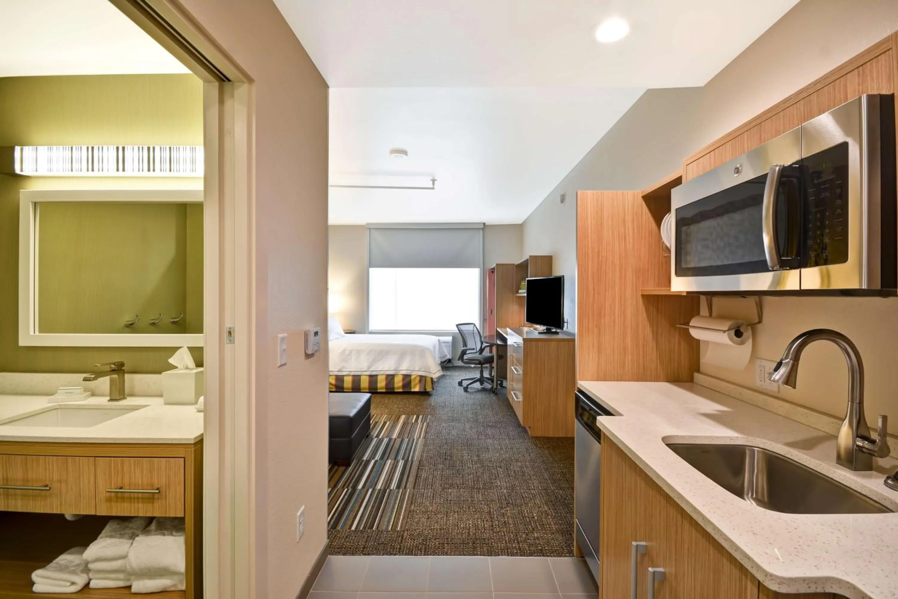 Bedroom, Bed in Home2 Suites by Hilton Dallas Downtown at Baylor Scott & White