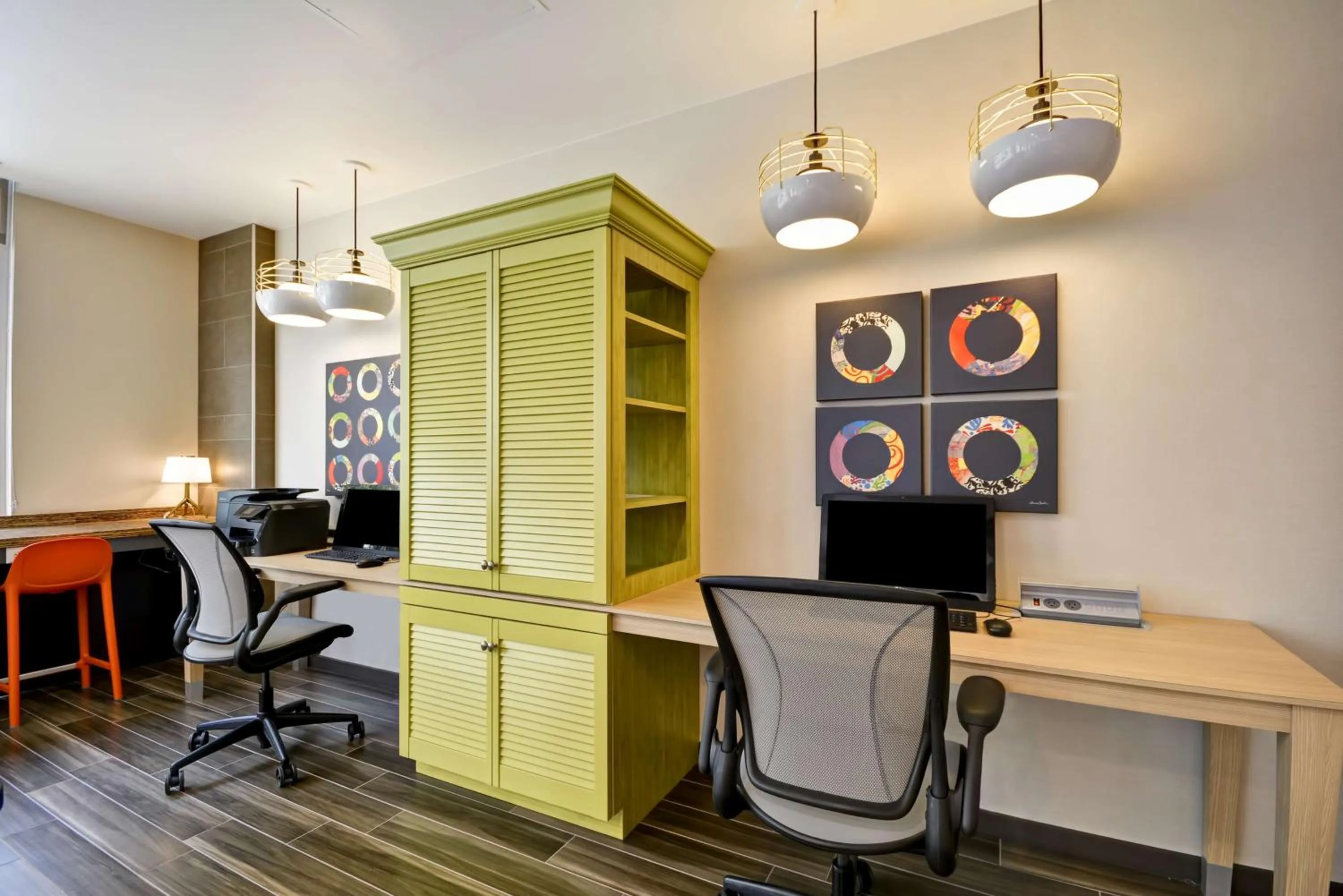 Business facilities in Home2 Suites by Hilton Dallas Downtown at Baylor Scott & White