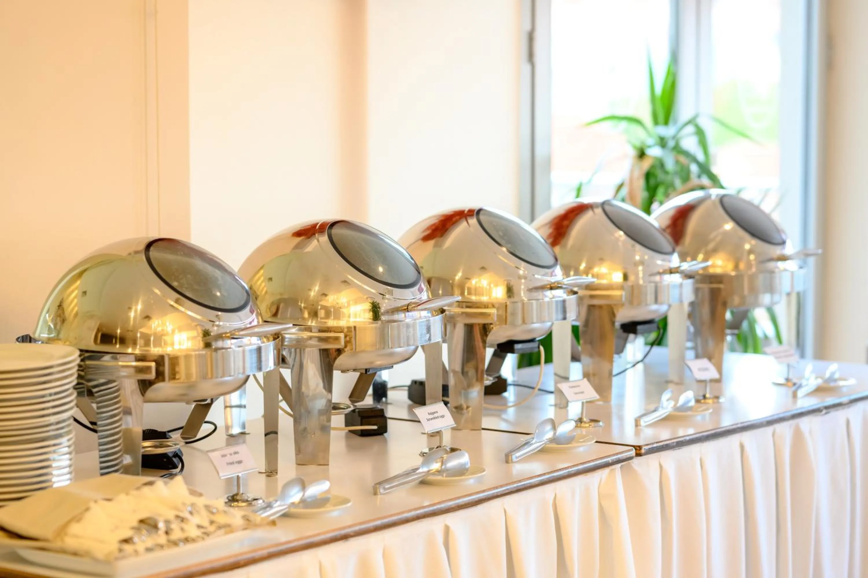 Food and drinks in Hotel Tami Residence