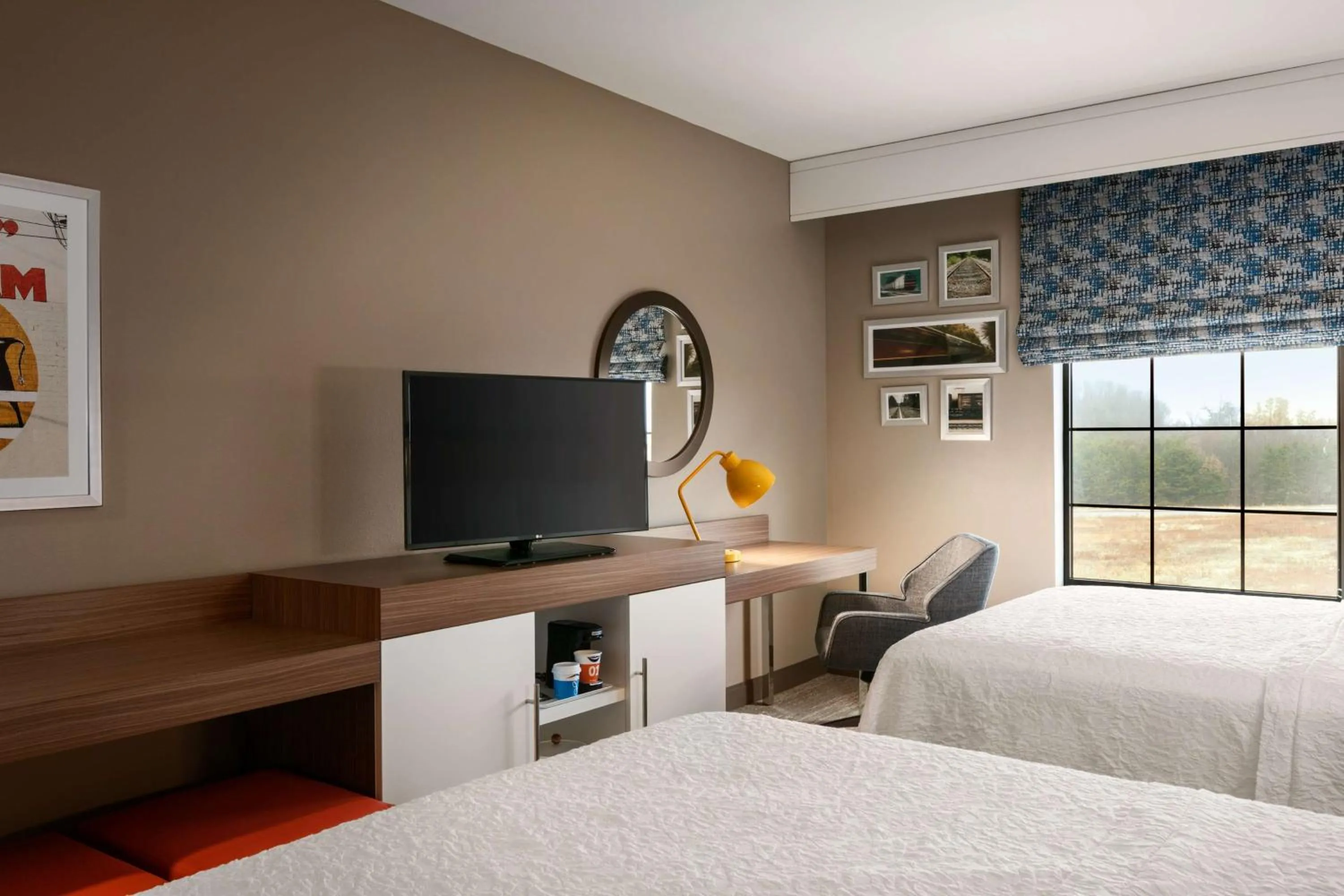 Bedroom, Bed in Hampton Inn Kernersville