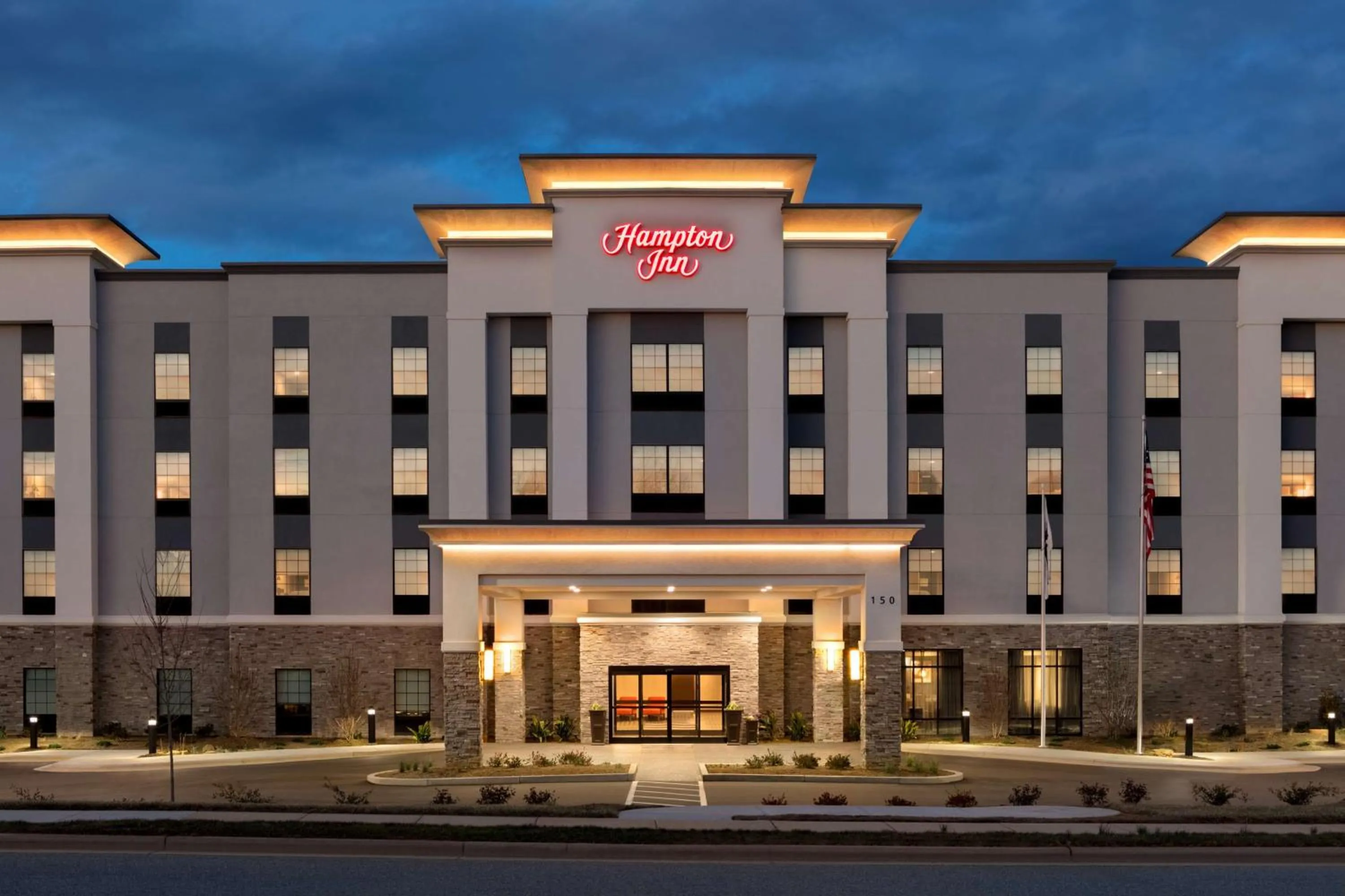 Property building in Hampton Inn Kernersville