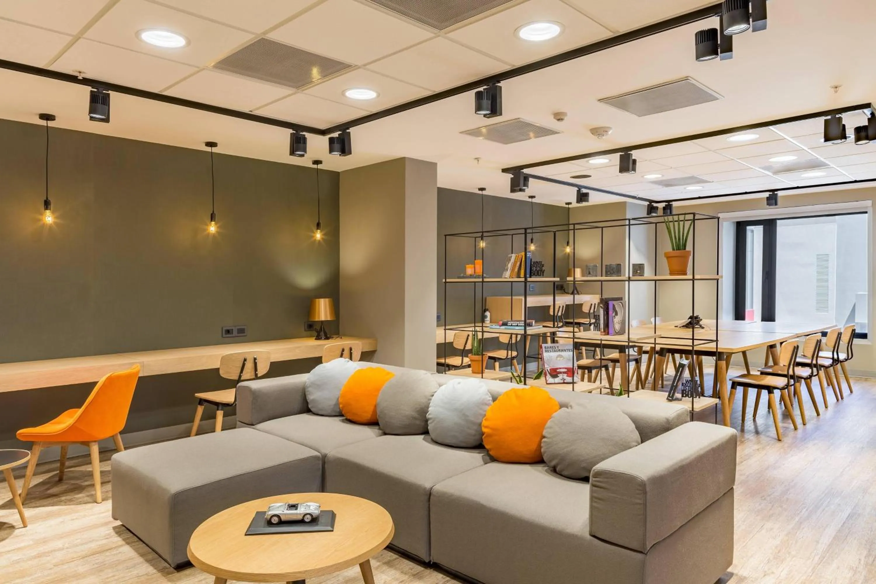 Meeting/conference room in Aloft Montevideo Hotel - Marriott International