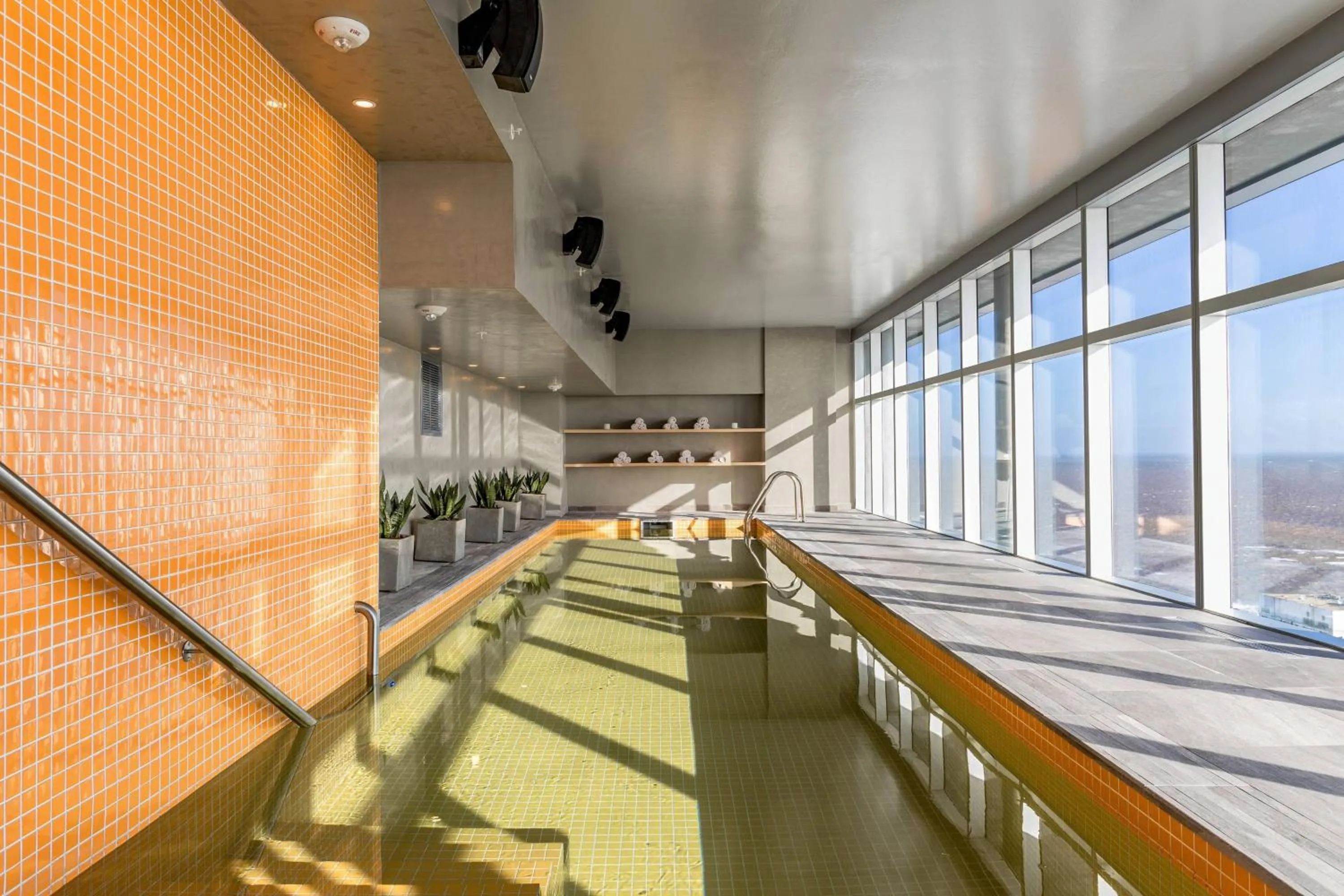 Fitness centre/facilities in Aloft Montevideo Hotel - Marriott International