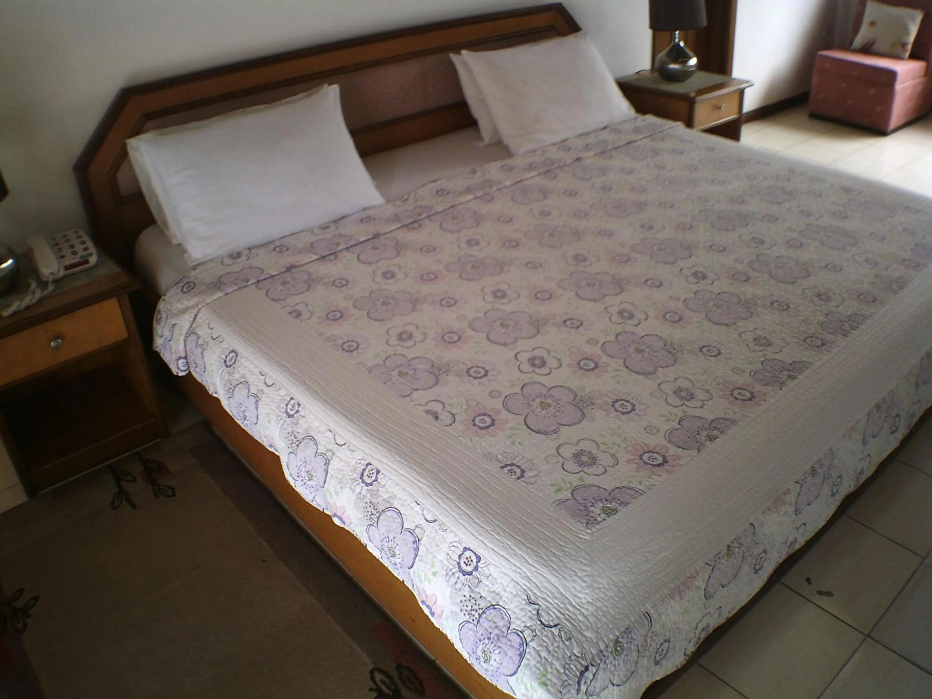 Bed in Lavender Lodge Hotel
