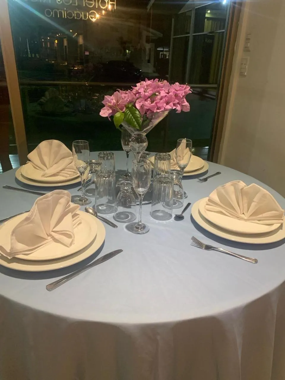 Restaurant/places to eat in Hotel Los Rios