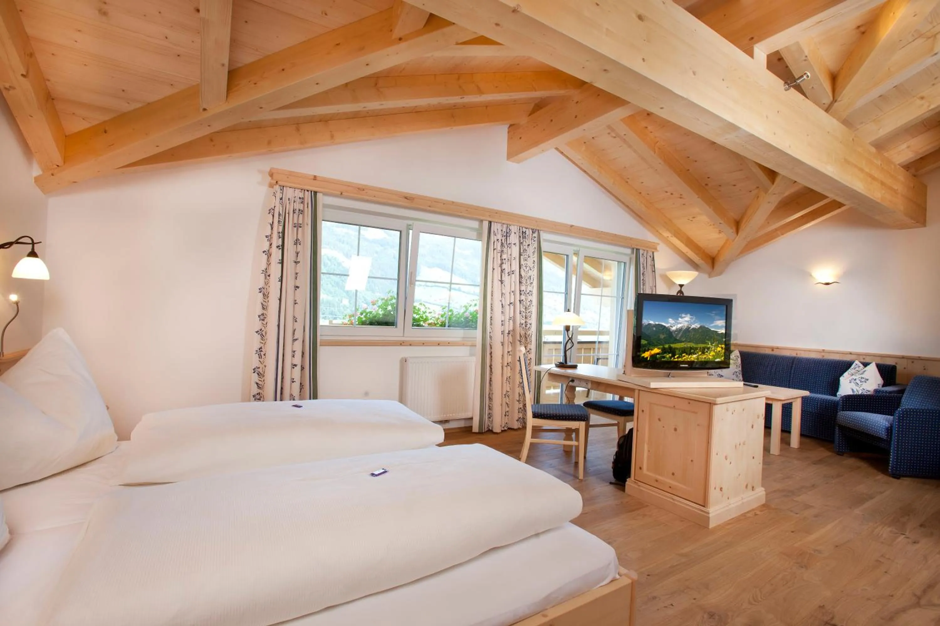 Photo of the whole room, Bed in Hotel Grundlhof