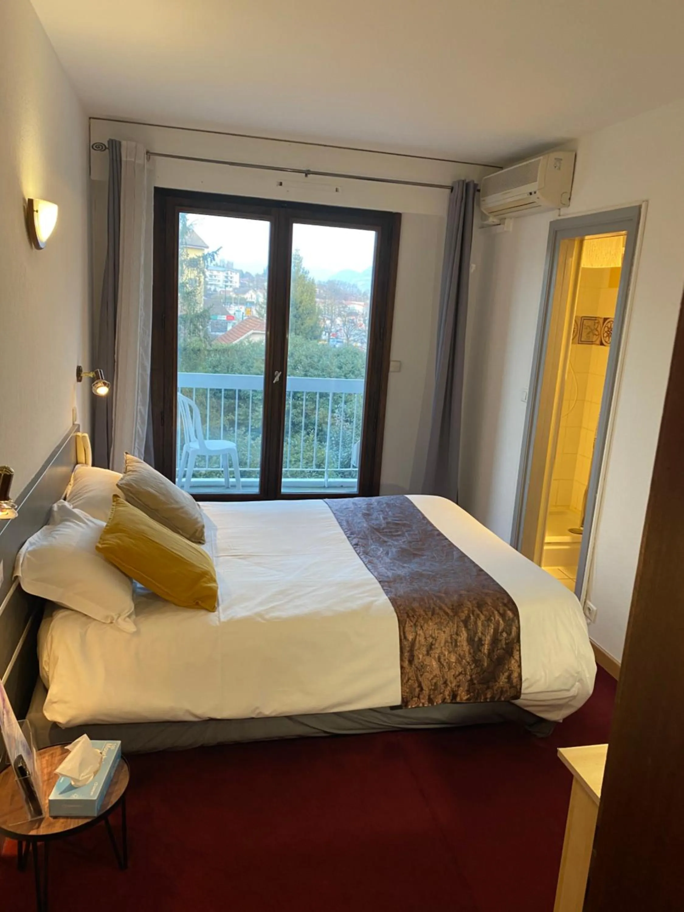 Bed in Savoie Hotel aux portes de Genève