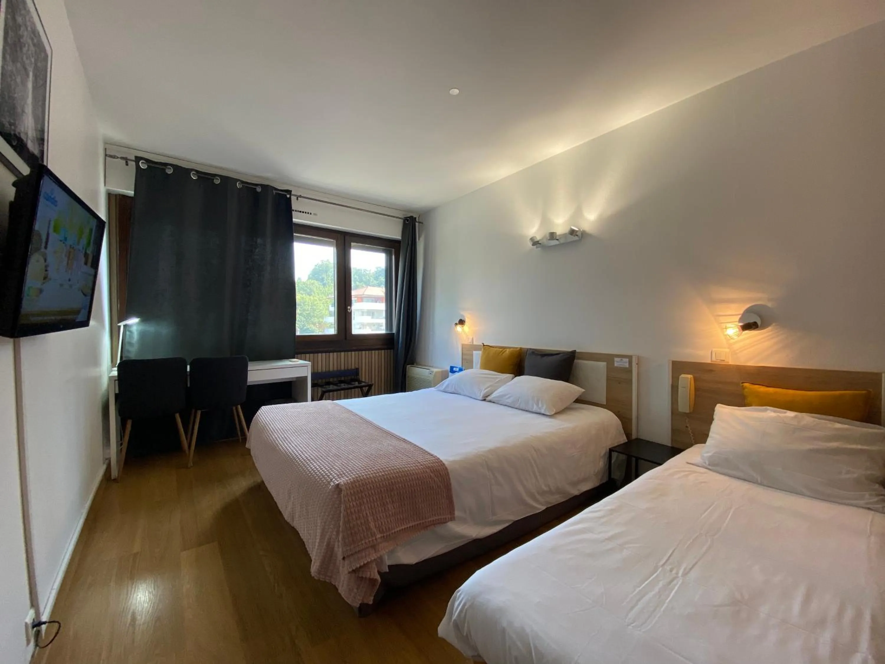 Bed in Savoie Hotel aux portes de Genève