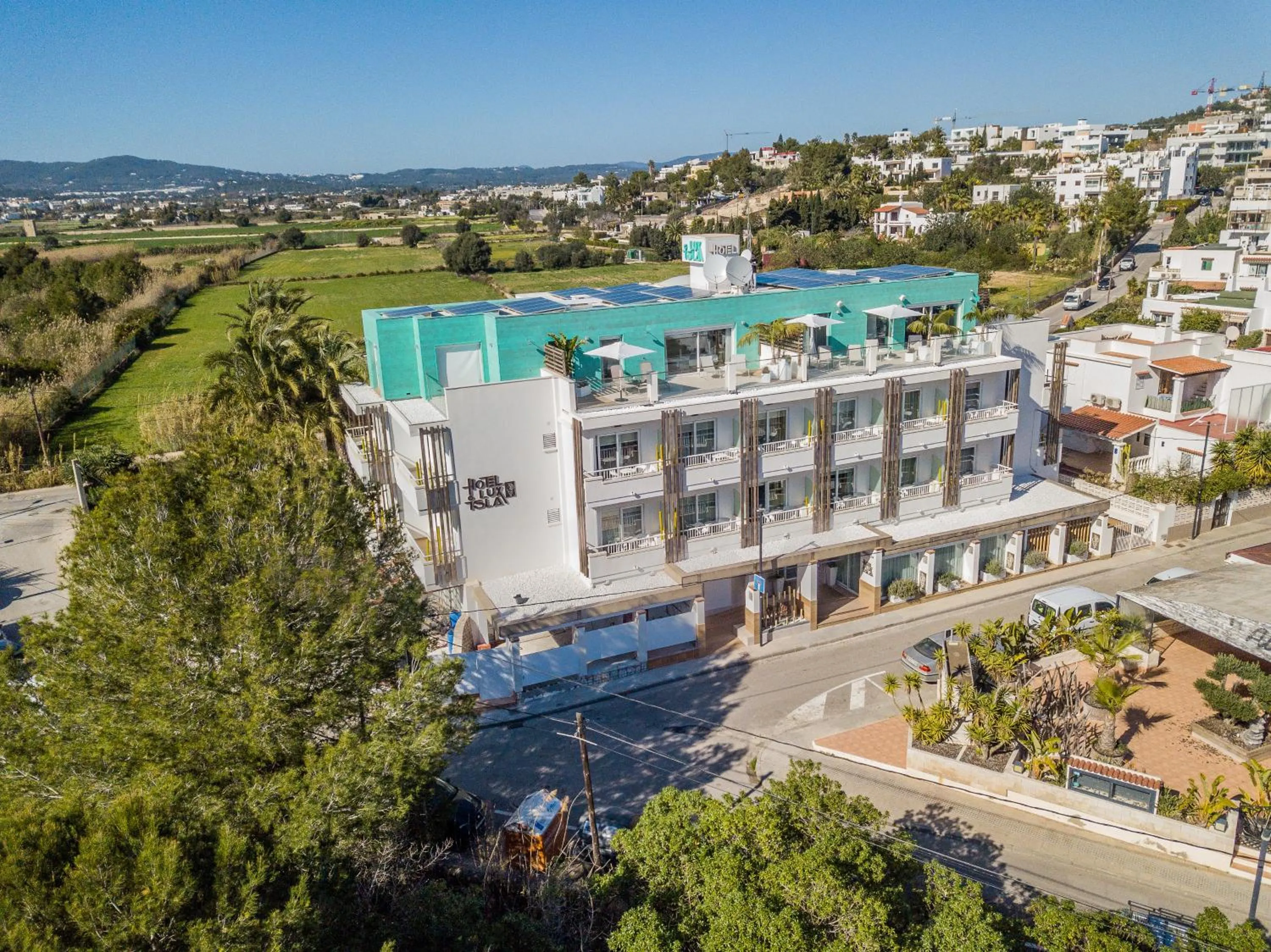 Facade/entrance in Lux Isla