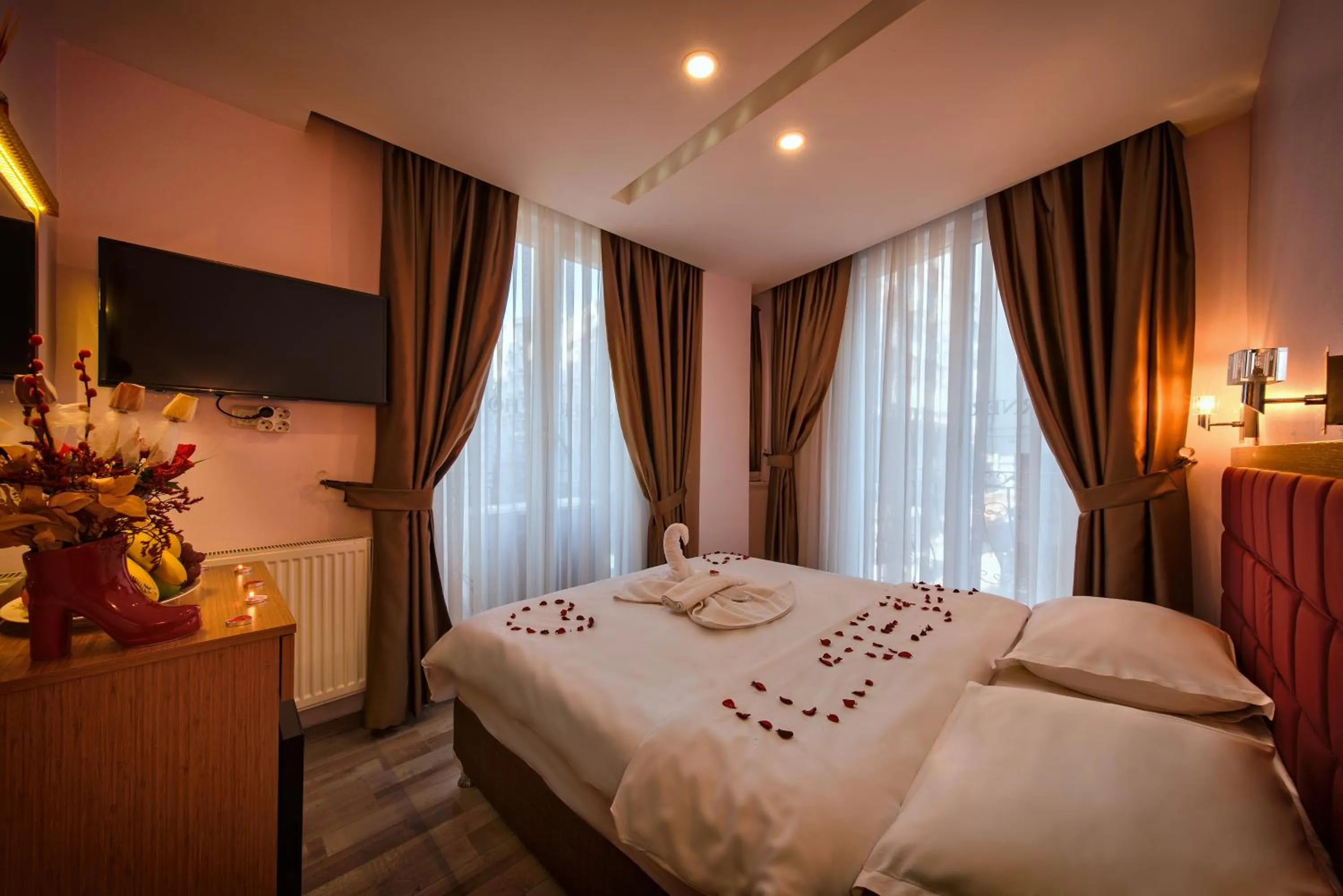 Bed in Gulhane Corner Hotel
