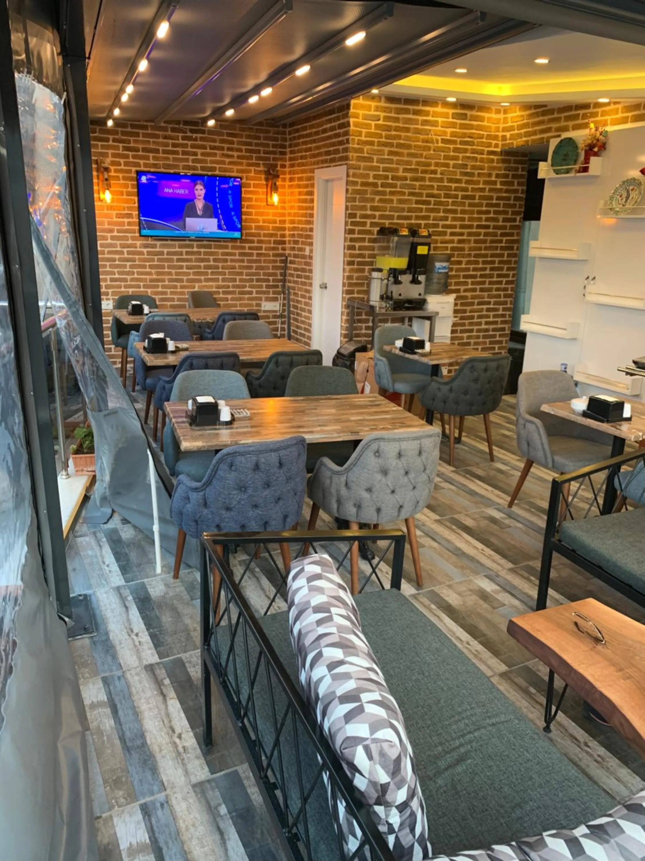 Restaurant/places to eat in Gulhane Corner Hotel