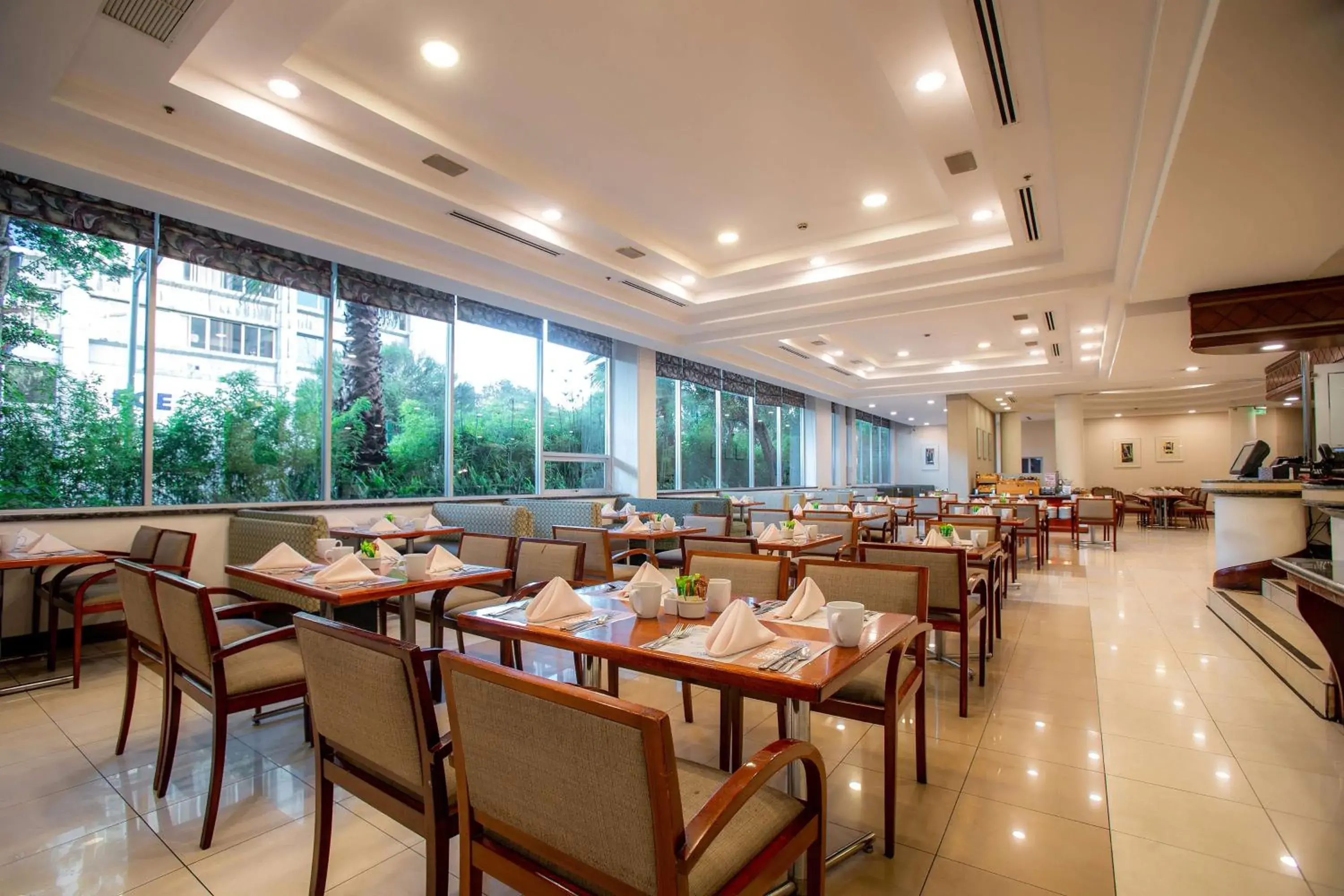 Restaurant/places to eat in Hilton Colon Quito Hotel Restaurant/places to eat in Hilton Colon Quito Hotel