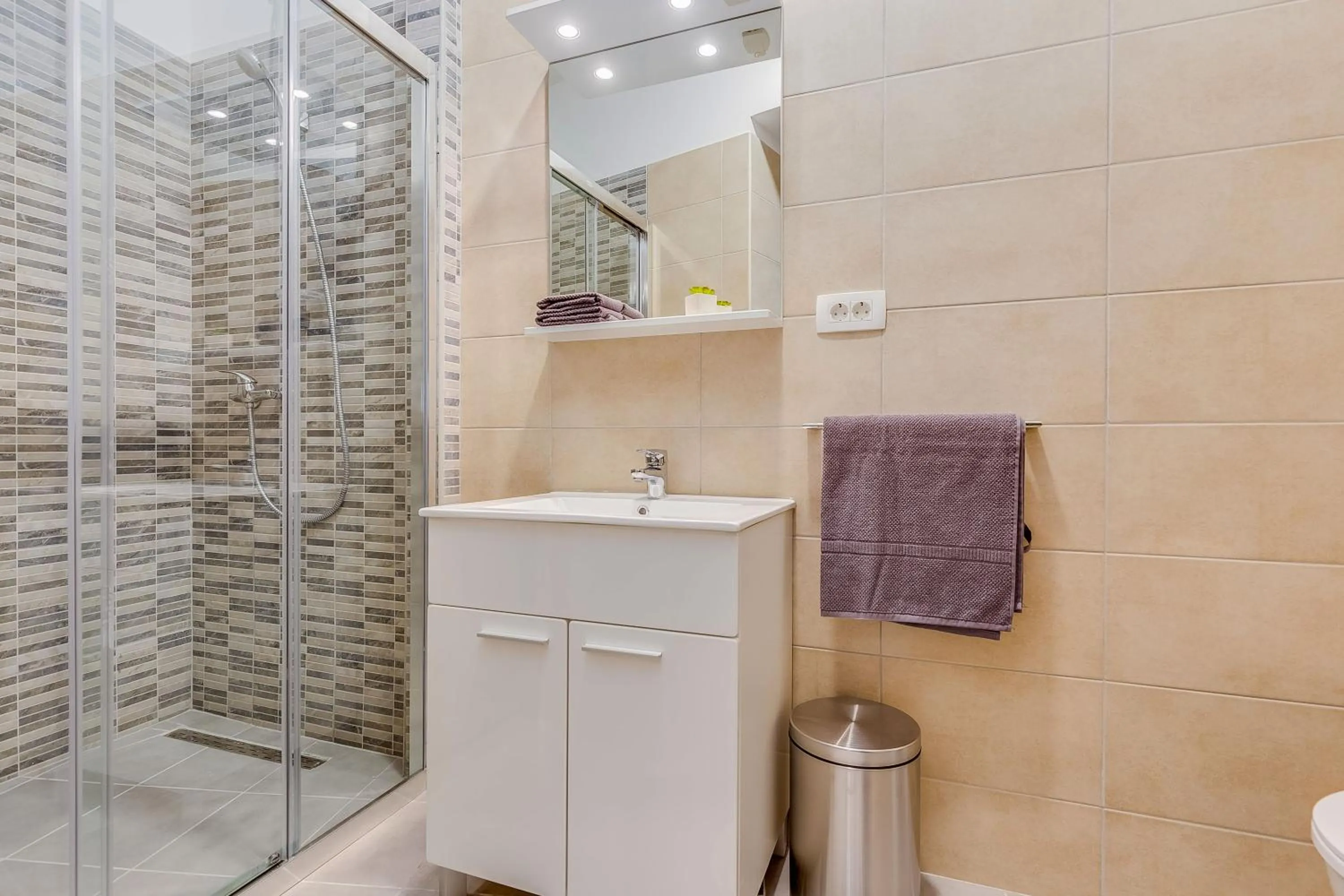 Bathroom in Main Square studios