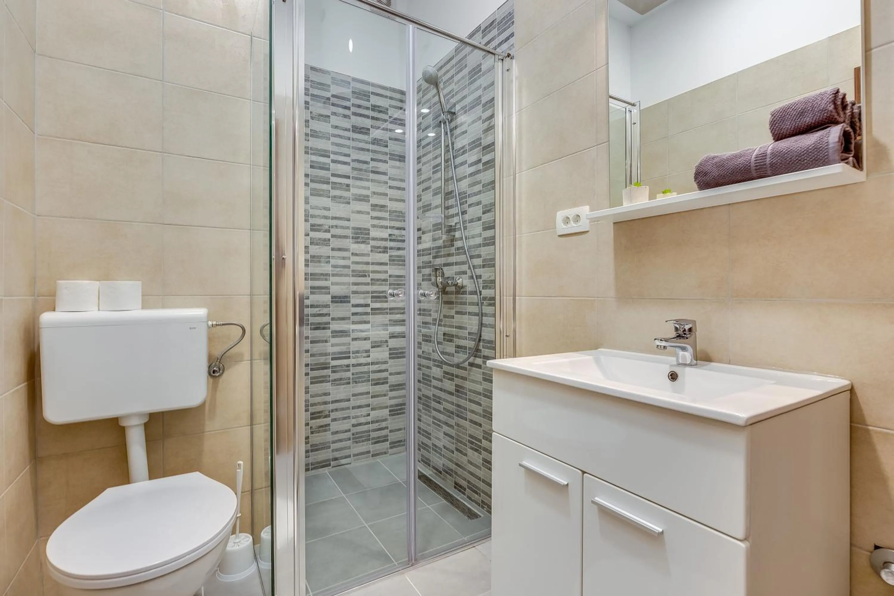 Bathroom in Main Square studios