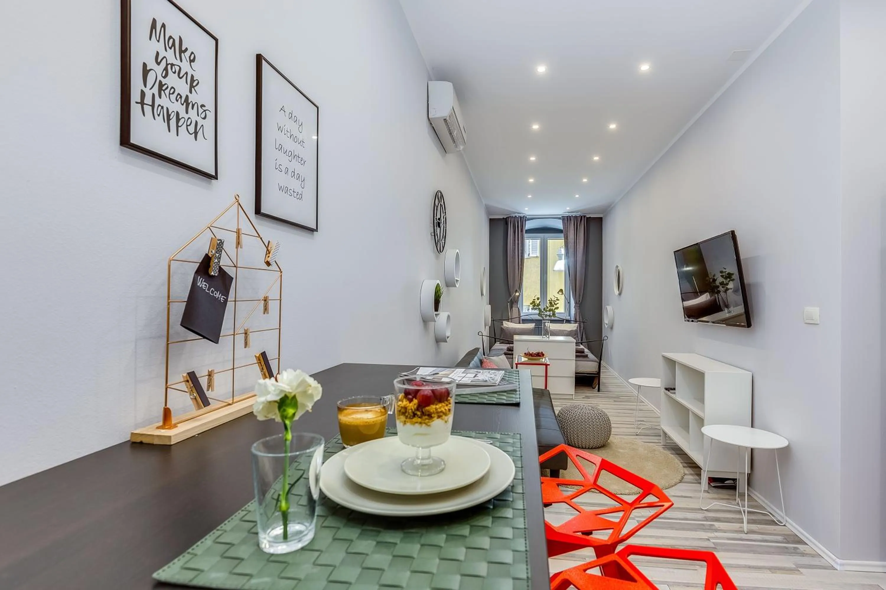 TV and multimedia in Main Square studios