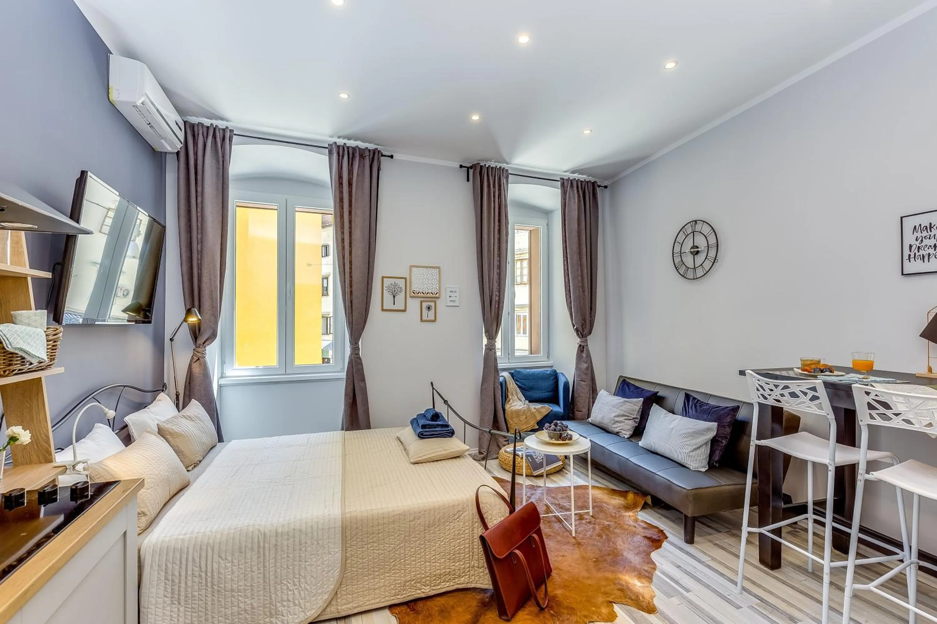 TV and multimedia in Main Square studios