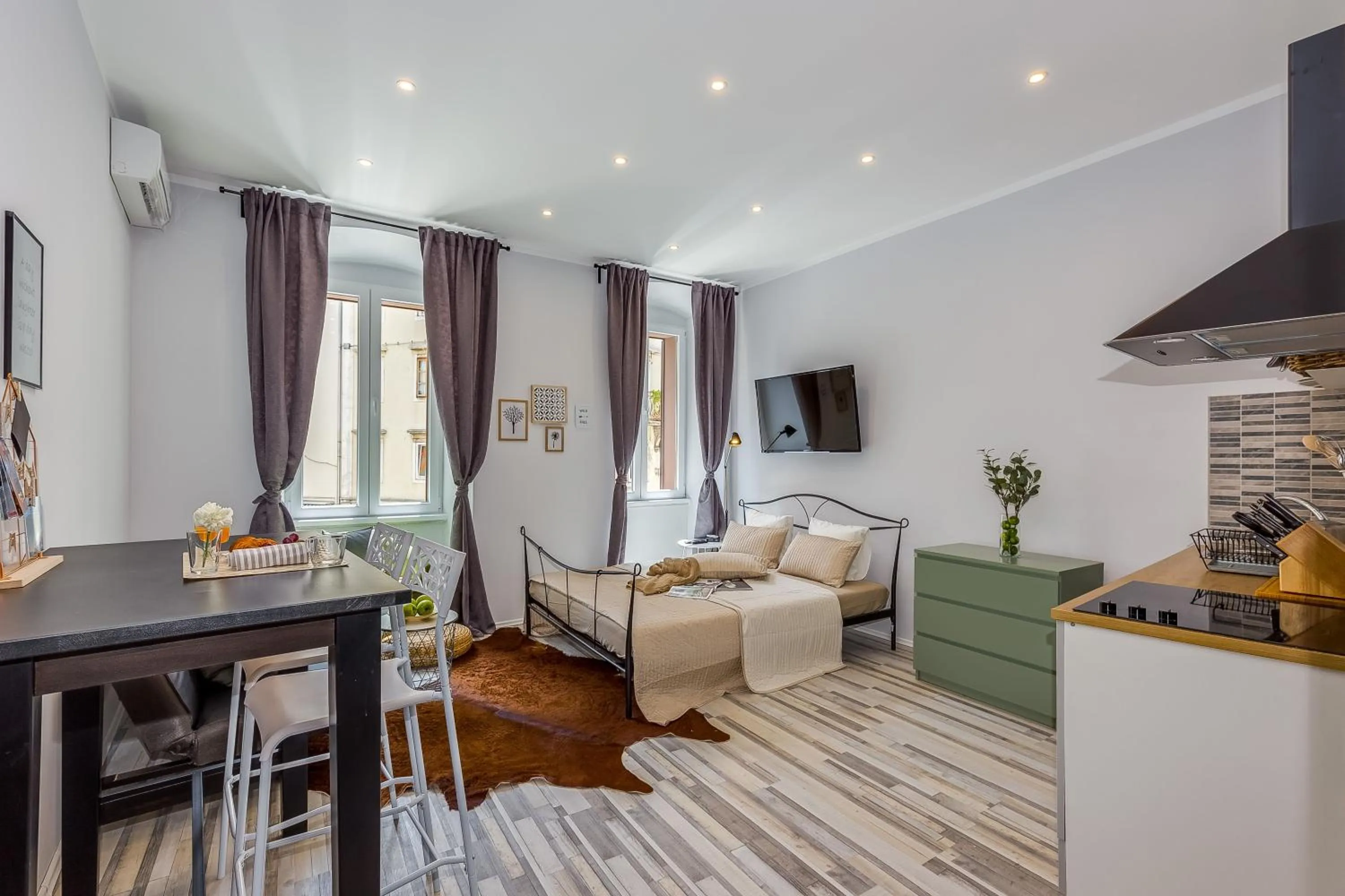 TV and multimedia in Main Square studios