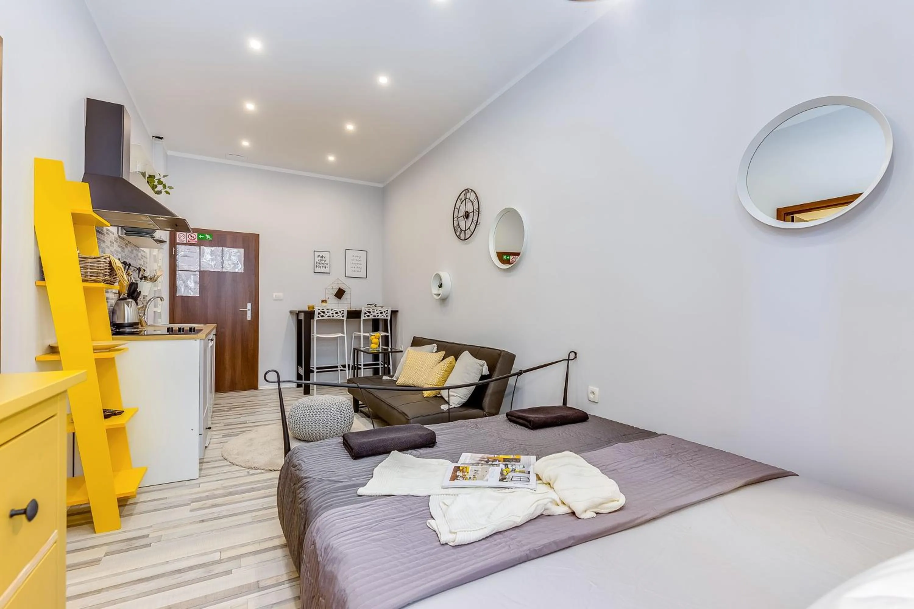 TV and multimedia in Main Square studios