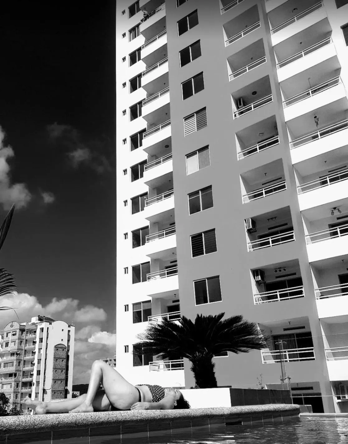 Property building in Departamento amoblado Tonsupa