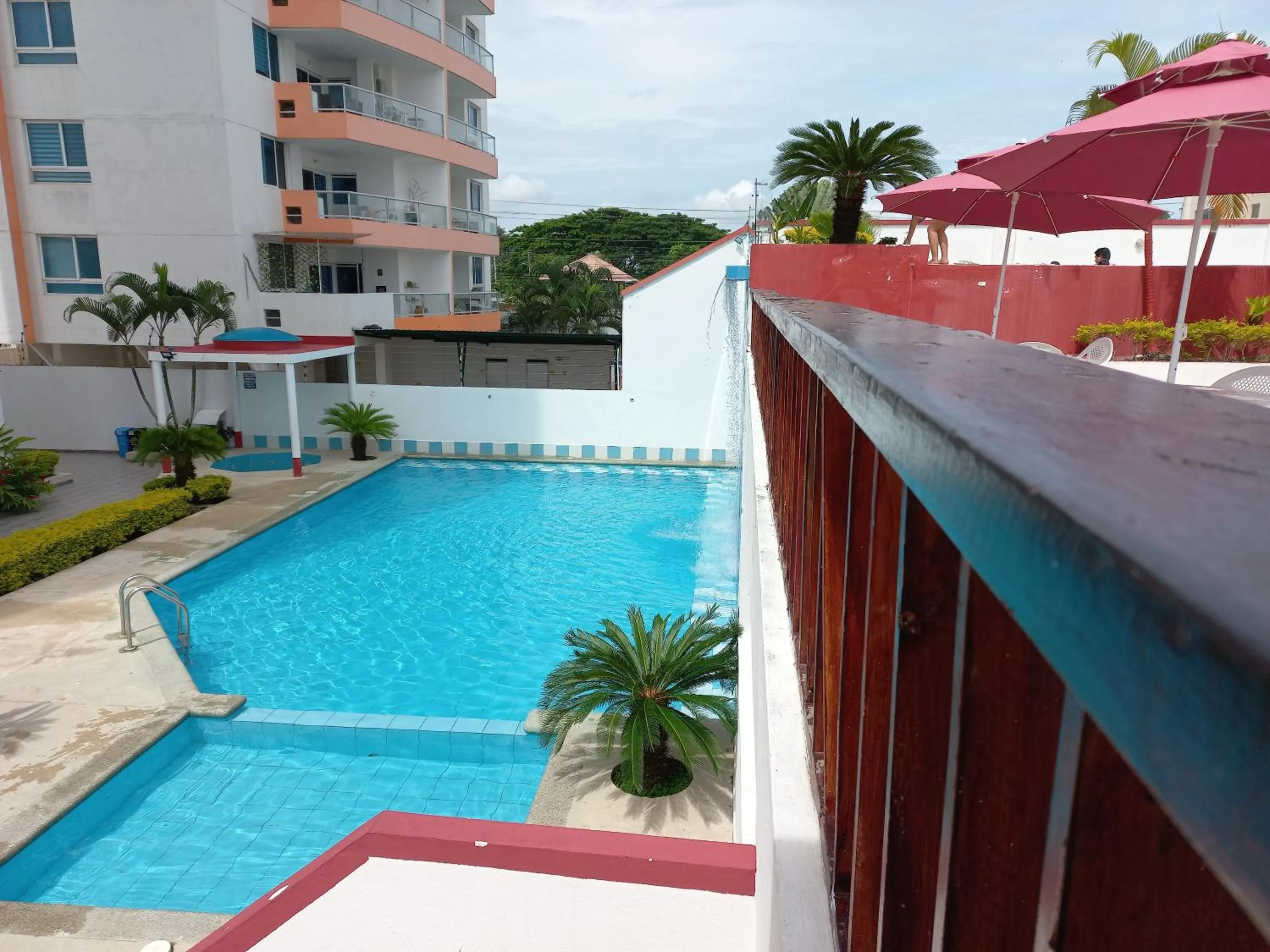 Pool view in Departamento amoblado Tonsupa