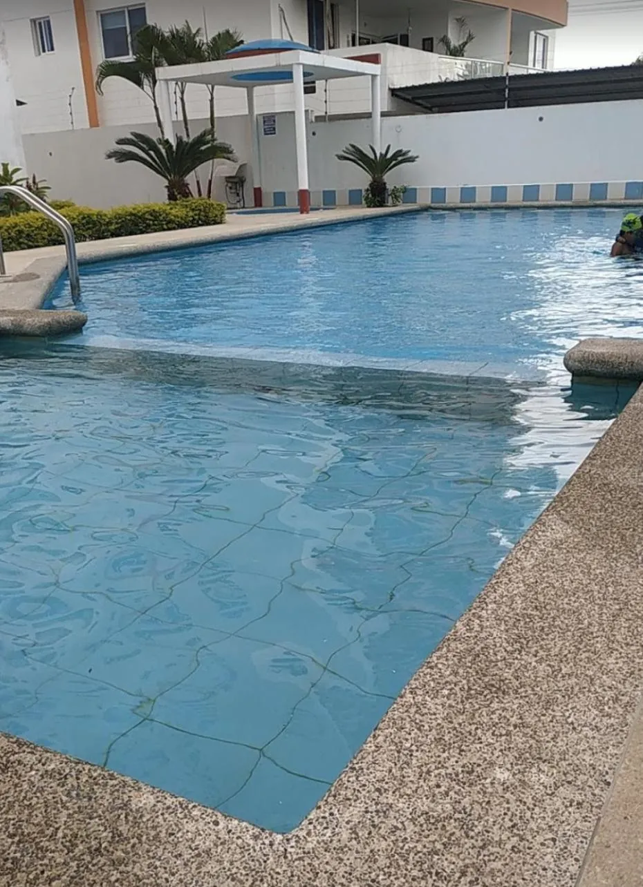 Pool view in Departamento amoblado Tonsupa