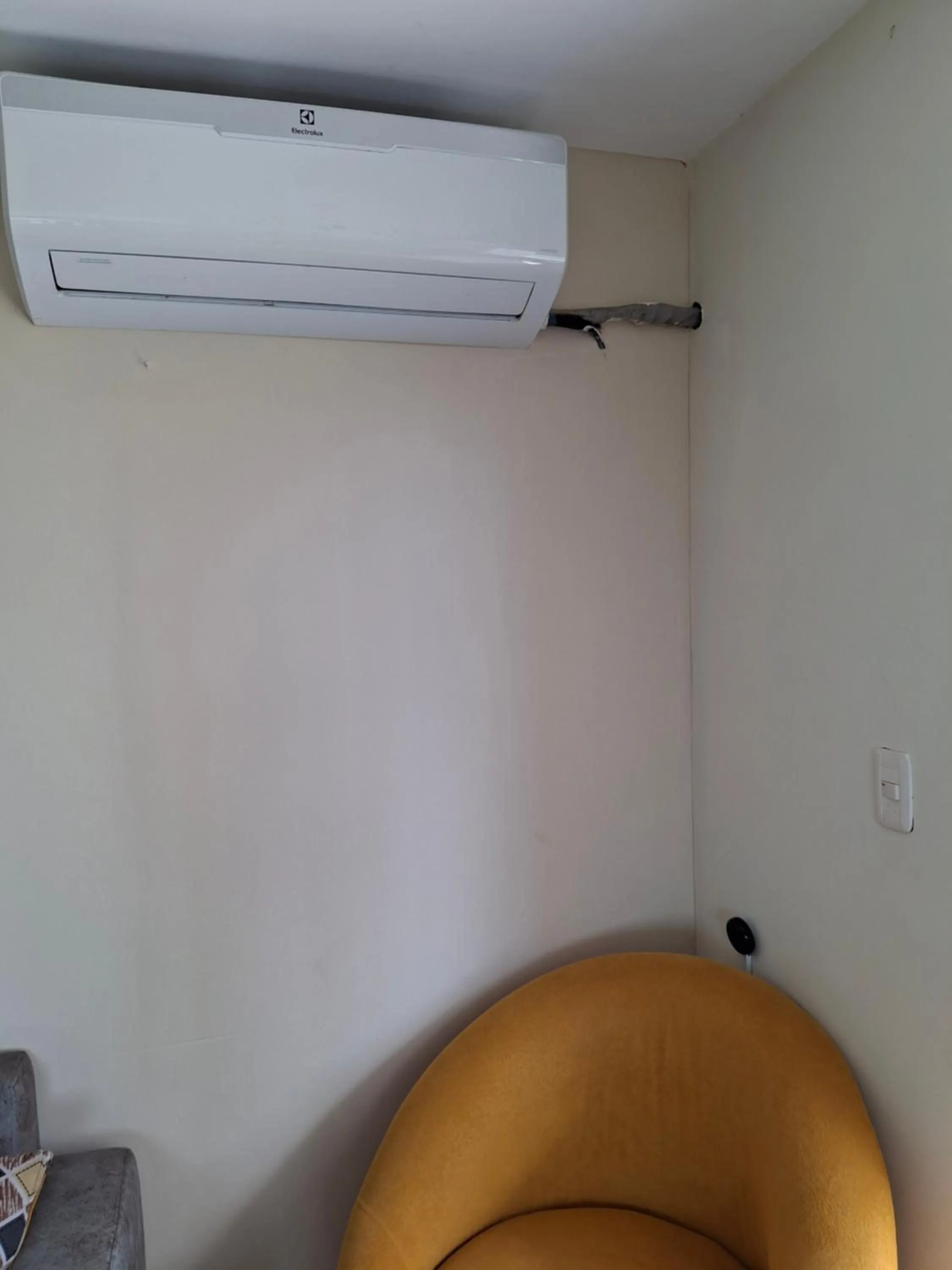 air conditioner in Departamento amoblado Tonsupa