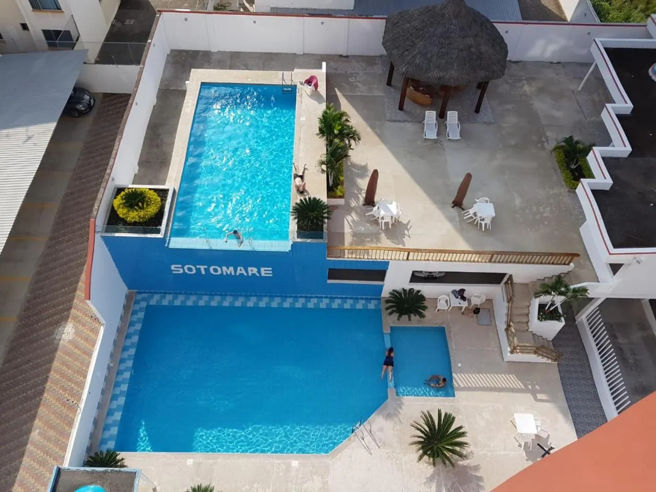 Pool view in Departamento amoblado Tonsupa