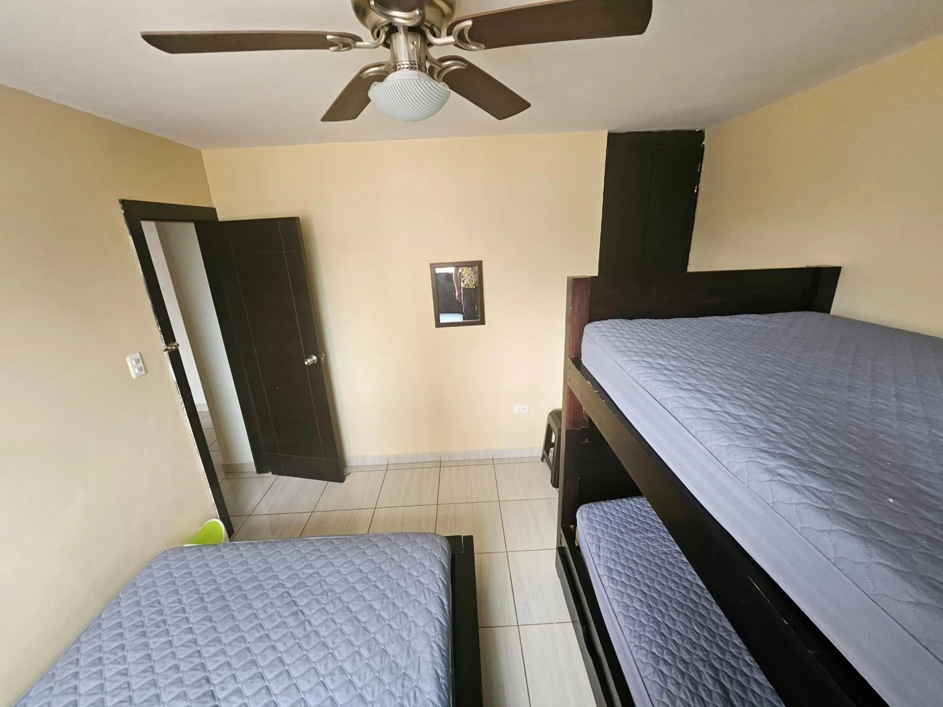 Photo of the whole room, Bed in Departamento amoblado Tonsupa