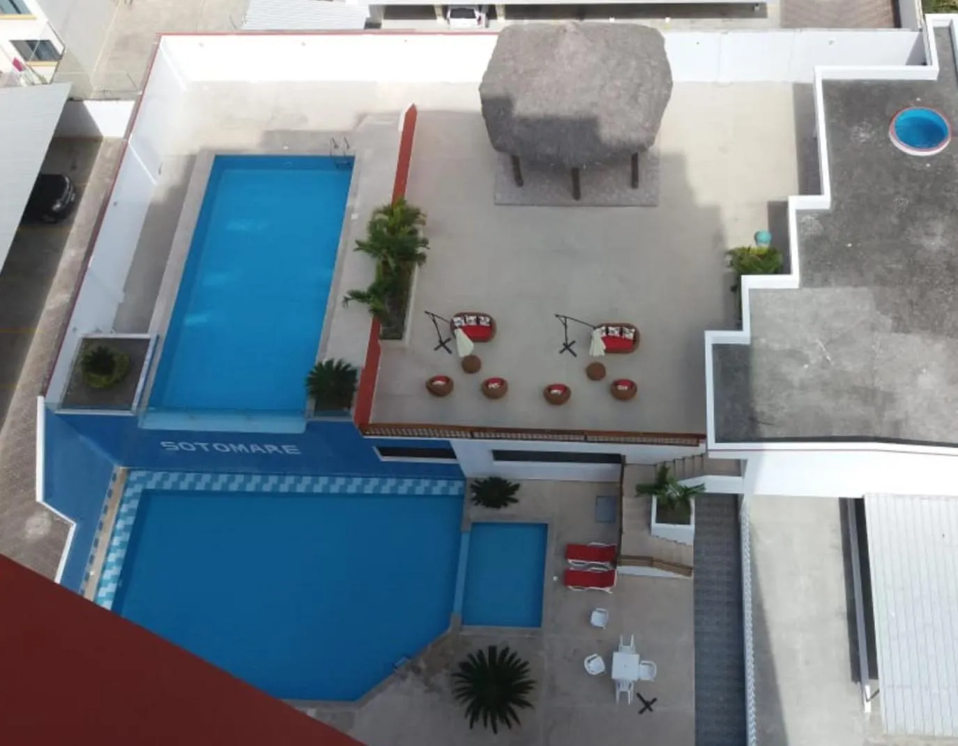 Pool view in Departamento amoblado Tonsupa
