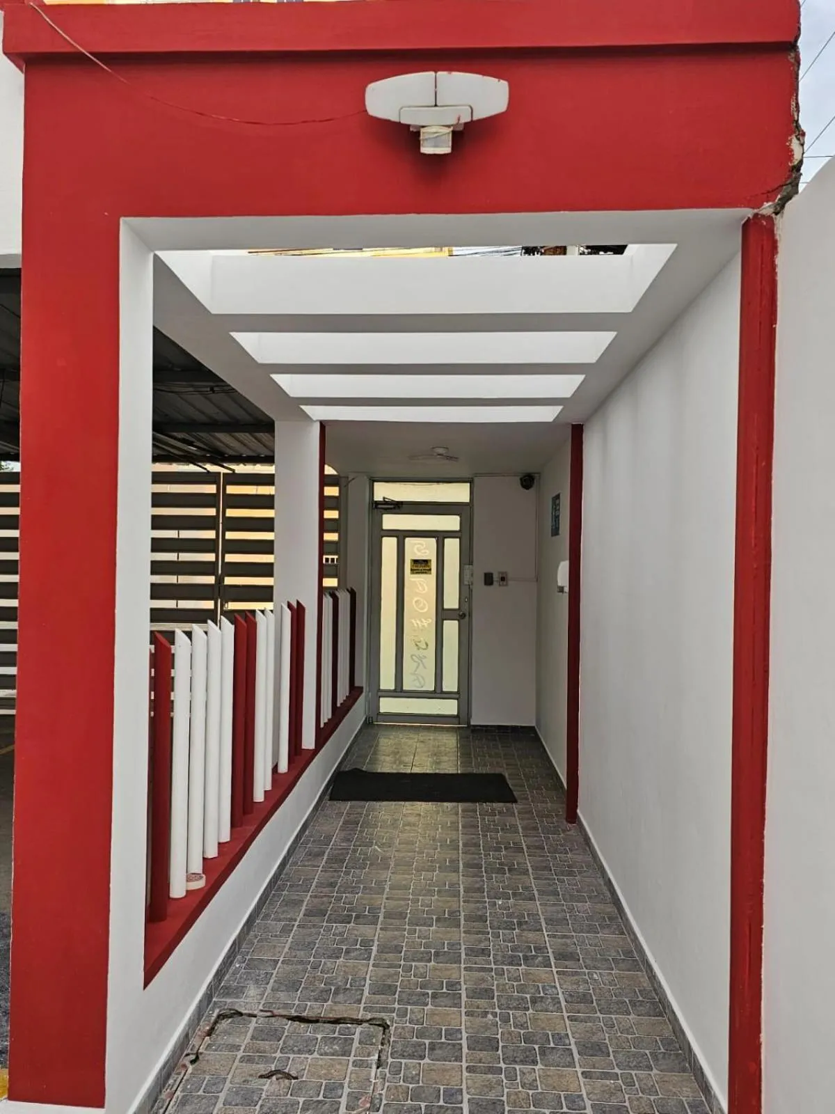 Facade/entrance in Departamento amoblado Tonsupa