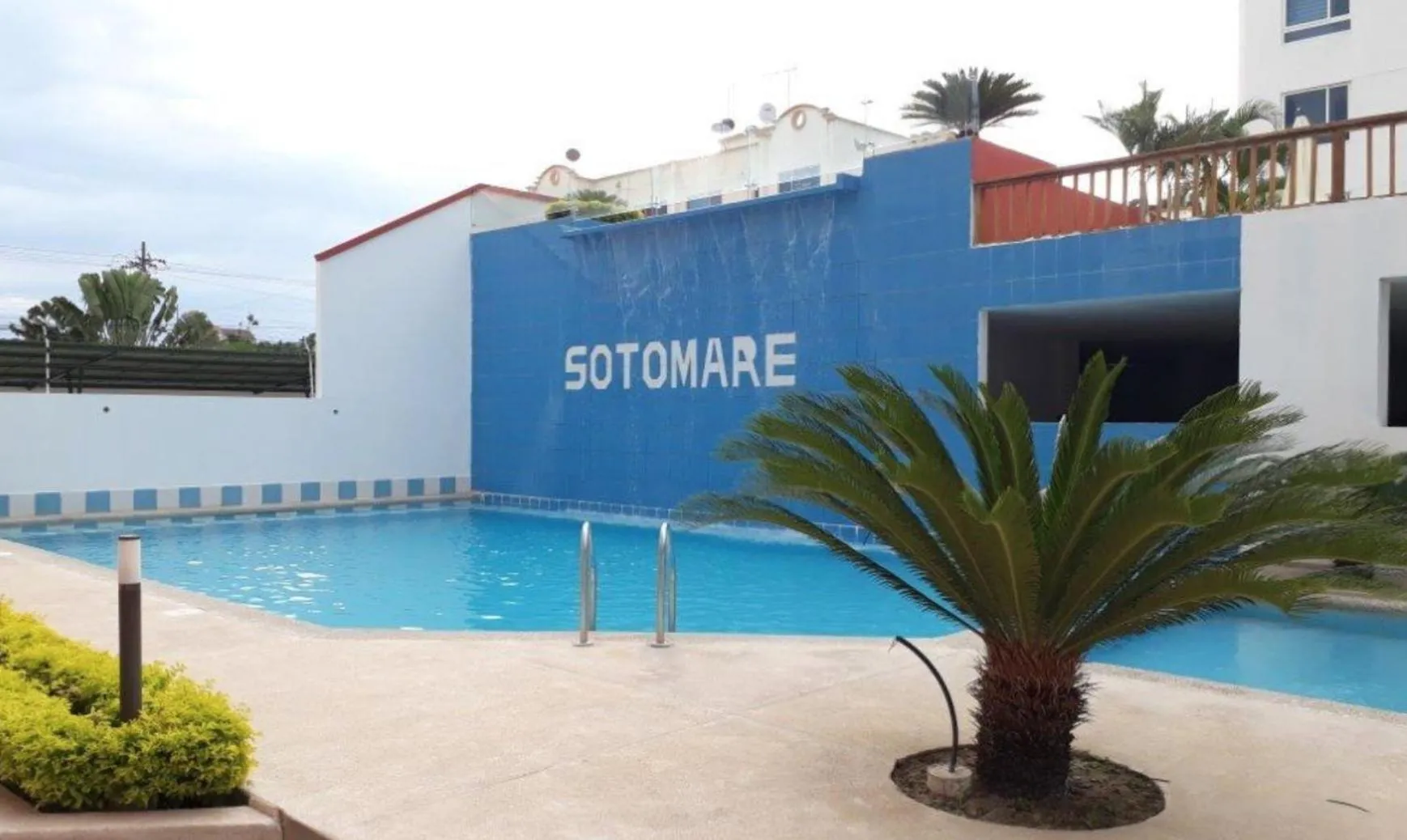 Pool view in Departamento amoblado Tonsupa