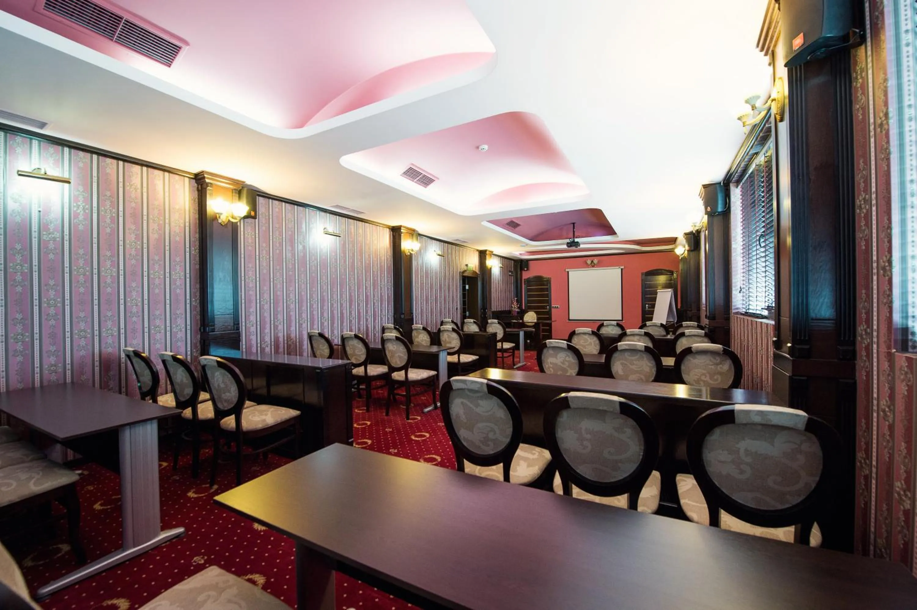 Business facilities in Grand Hotel Hebar