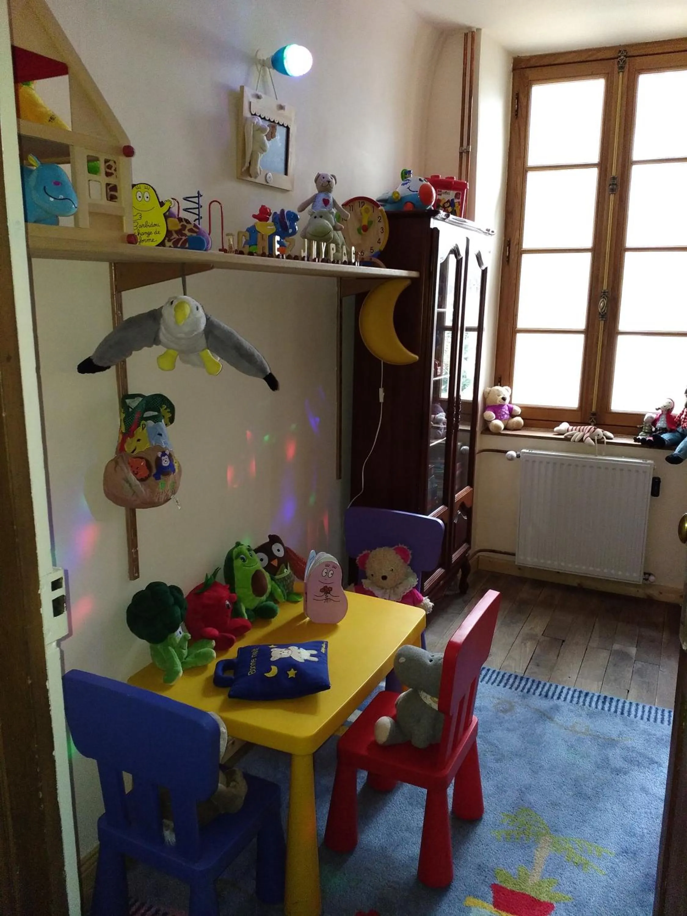 children in Chez Casimir